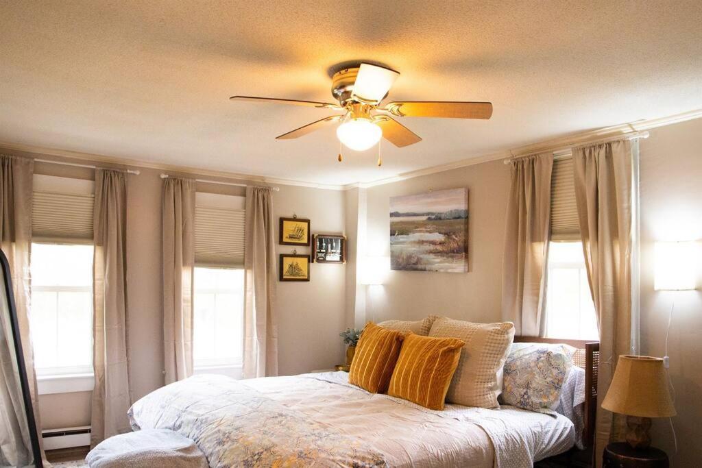 Three-Bedroom House photo 2
