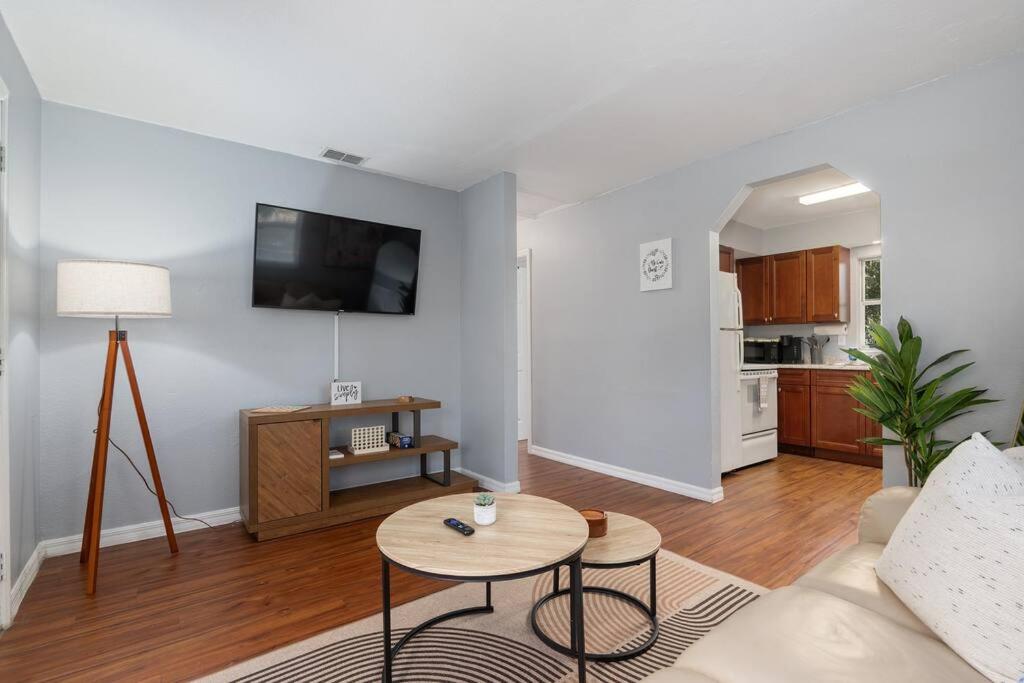 Two-Bedroom Apartment photo 2