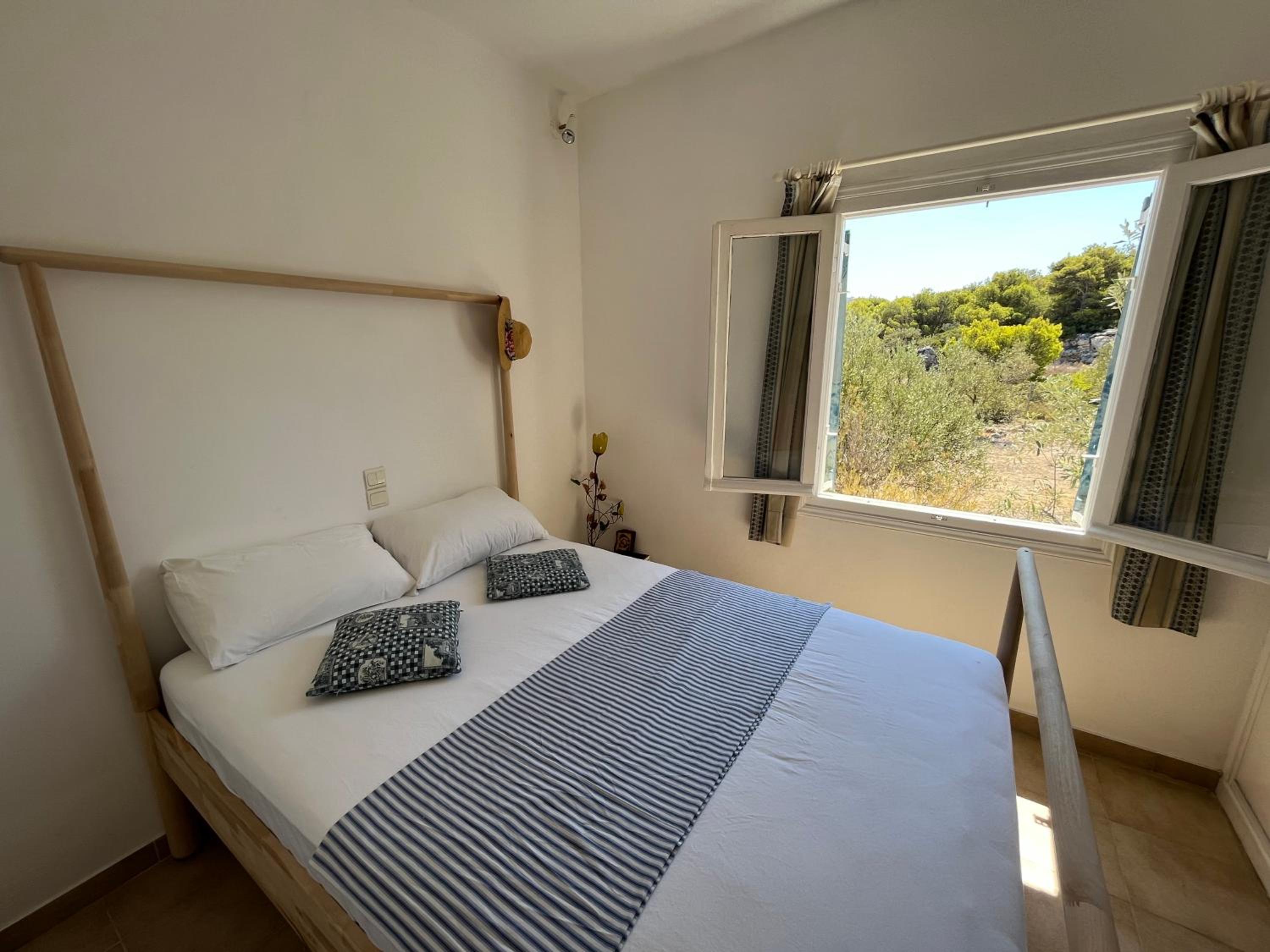 One-Bedroom Apartment - Sea View