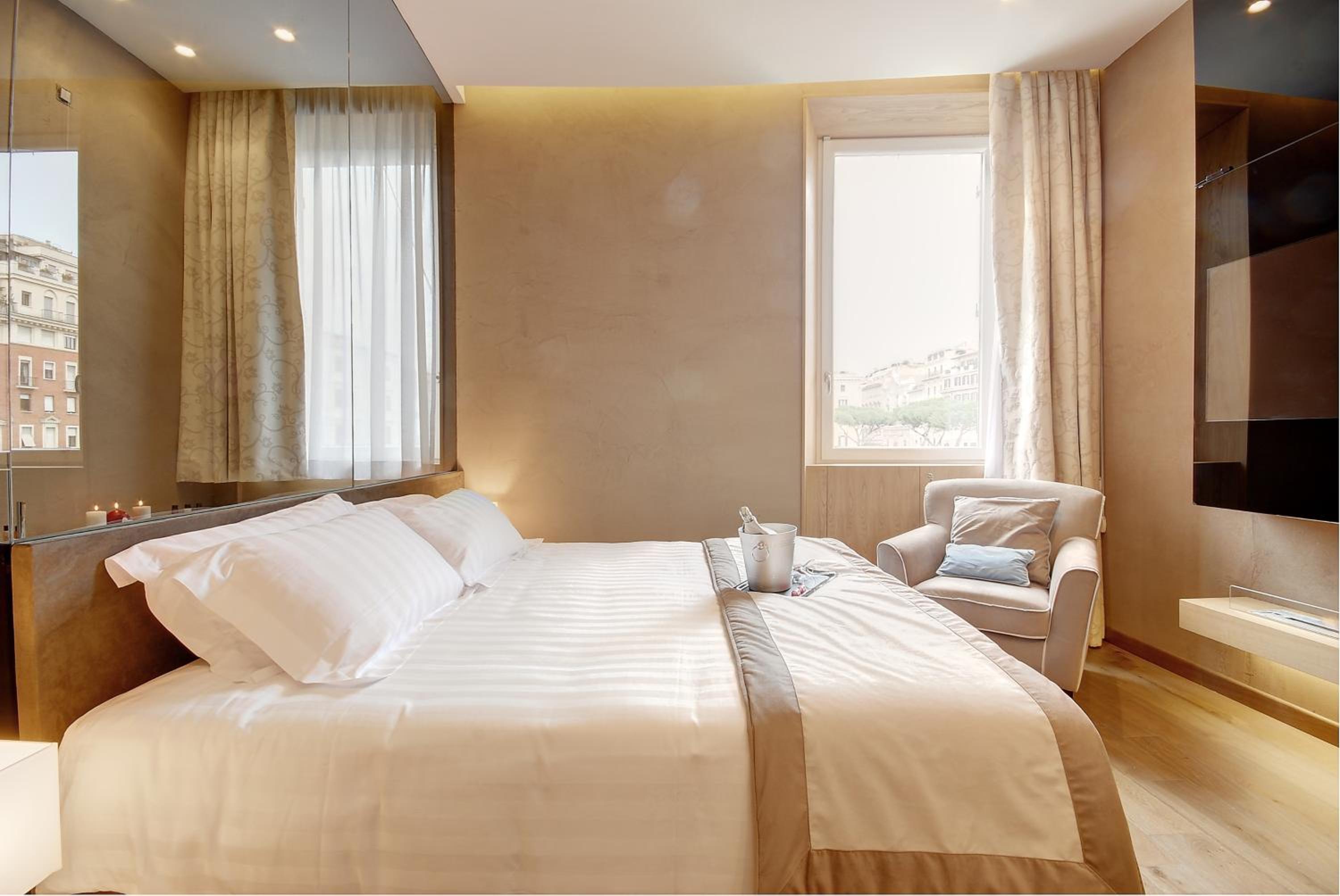 Junior Suite with City View photo 3