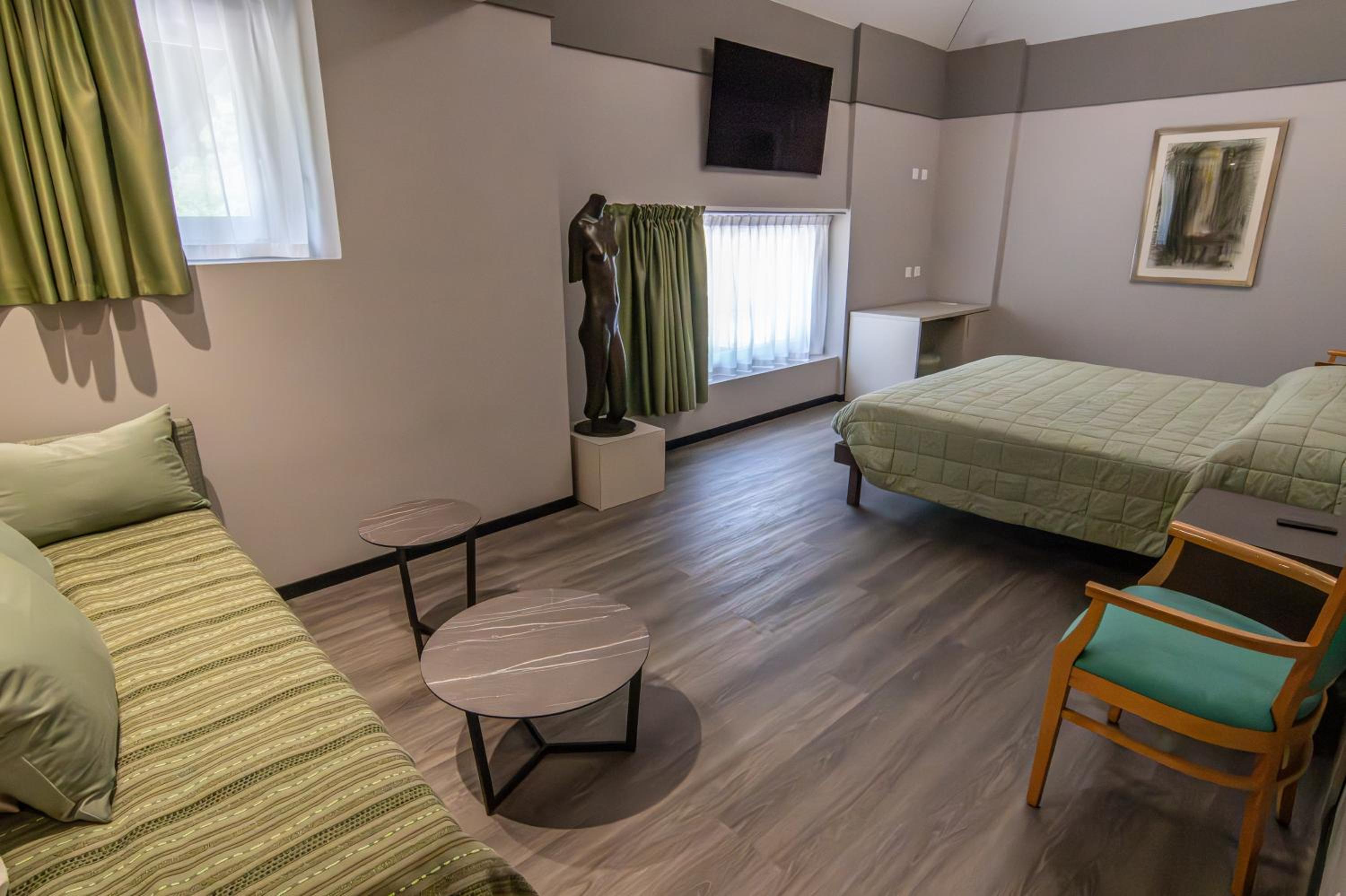 Suite - Photo 4