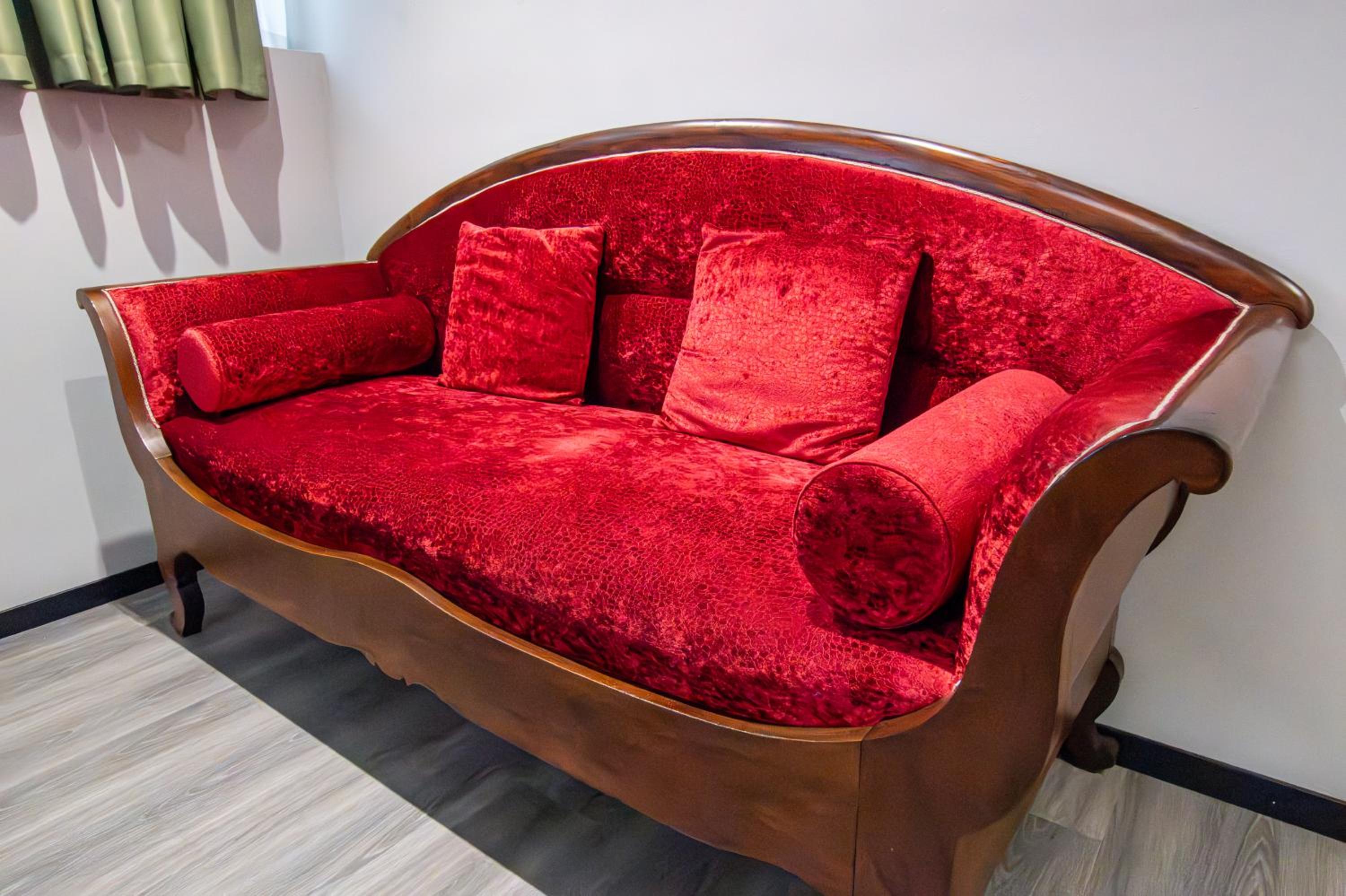 Standard Suite - Photo 3