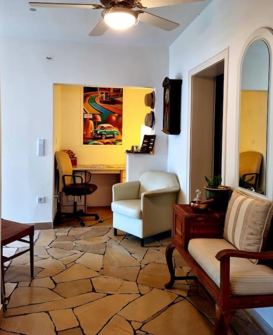 One-Bedroom Apartment photo 1