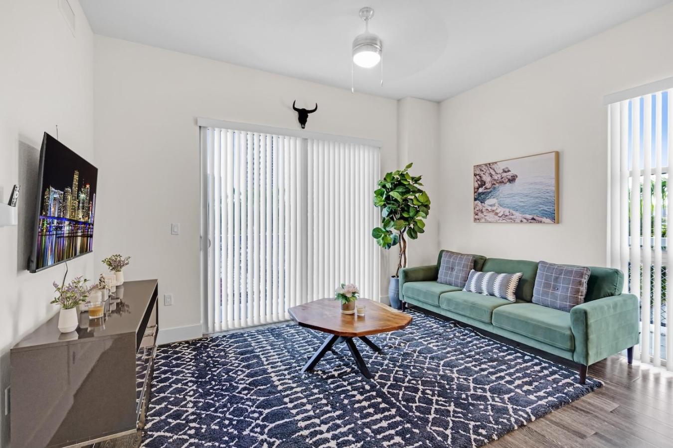 Apartment photo 2