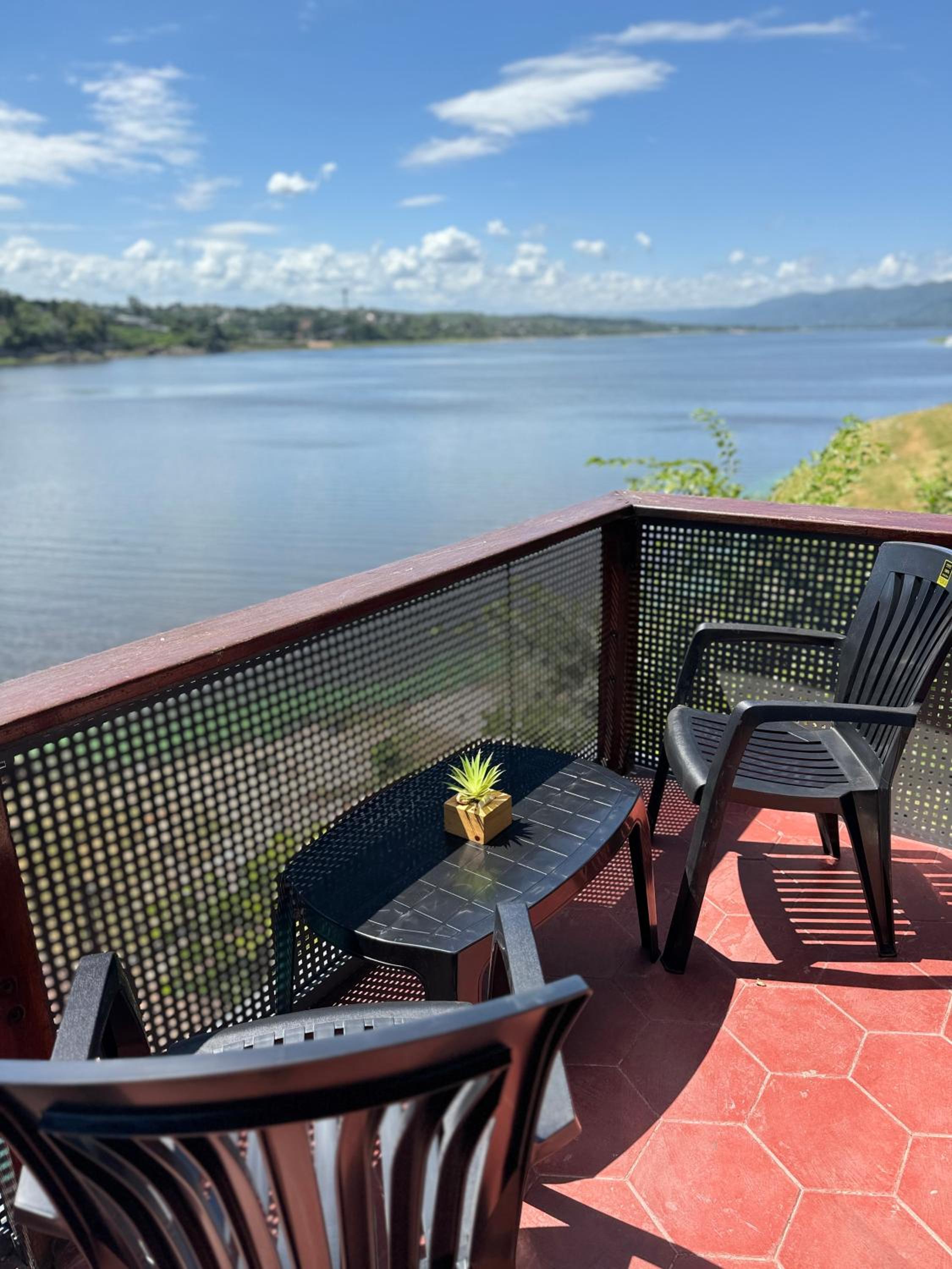 Quadruple Room with Lake View photo 2