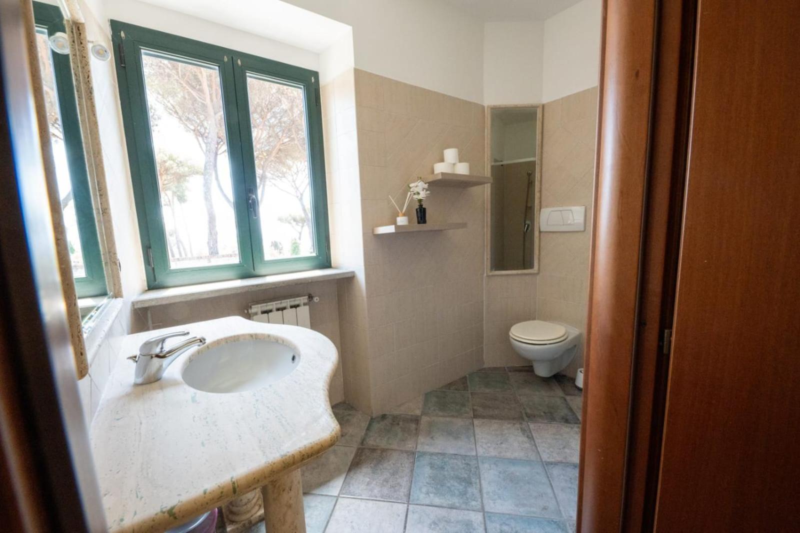Double Room With Private Bathroom photo 2