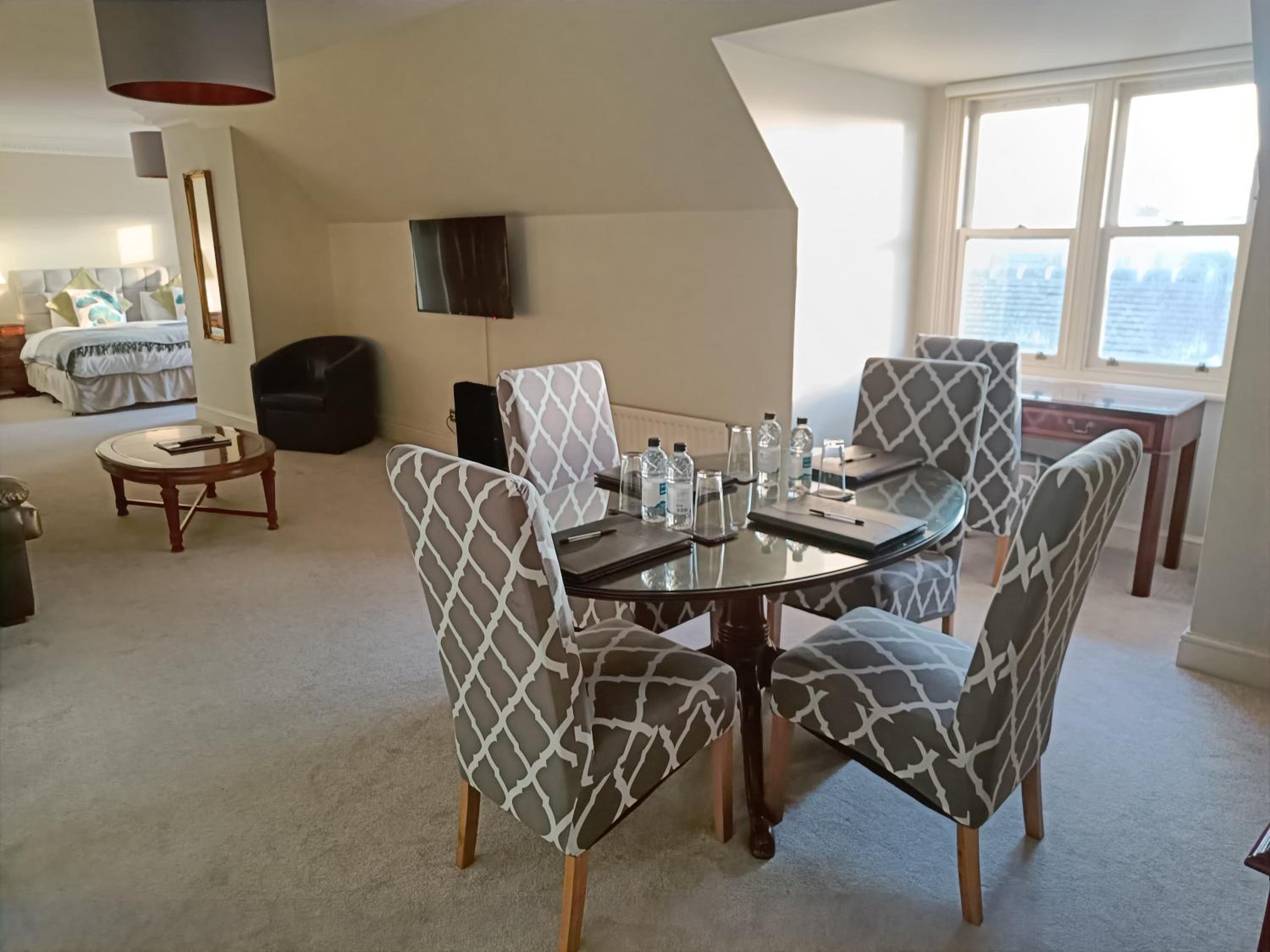 Luxury Suite - Photo 20