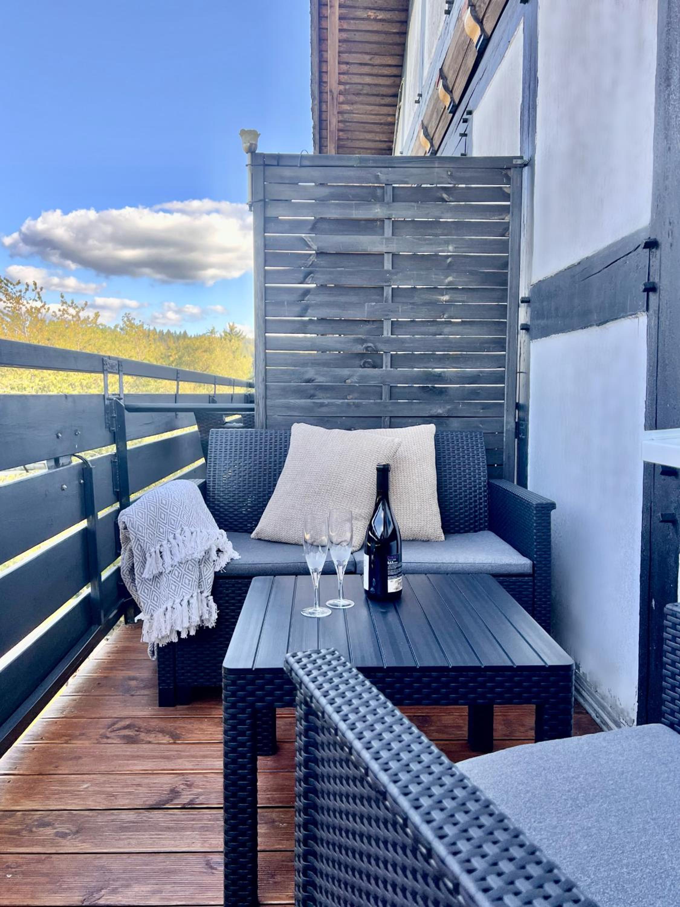 One-Bedroom Apartment with View photo 3