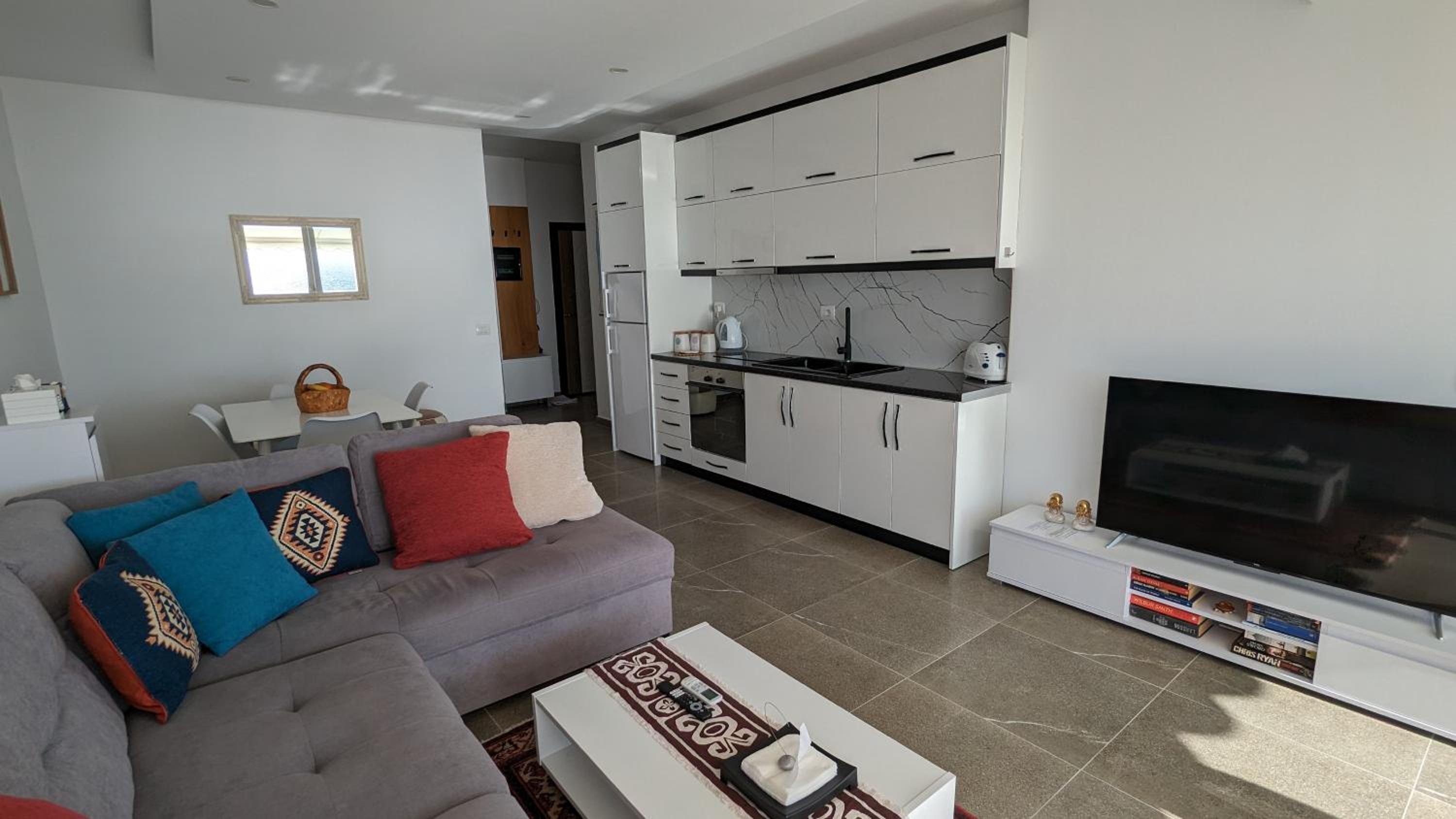Two-Bedroom Apartment With Balcony And Sea View photo 3