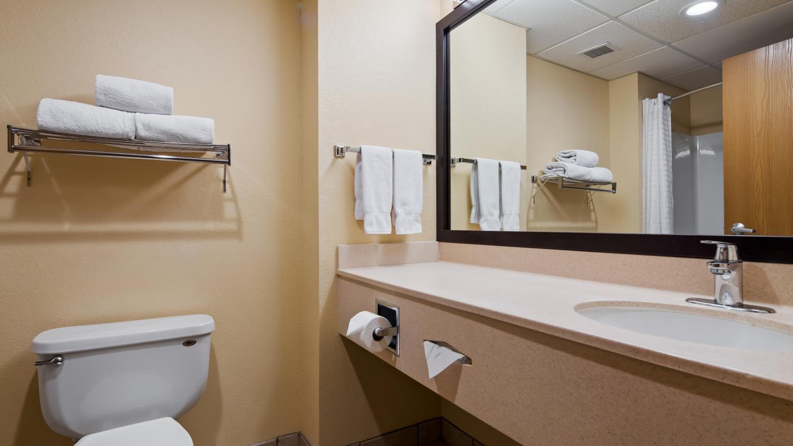 Large King Room - Non-Smoking - Photo 5