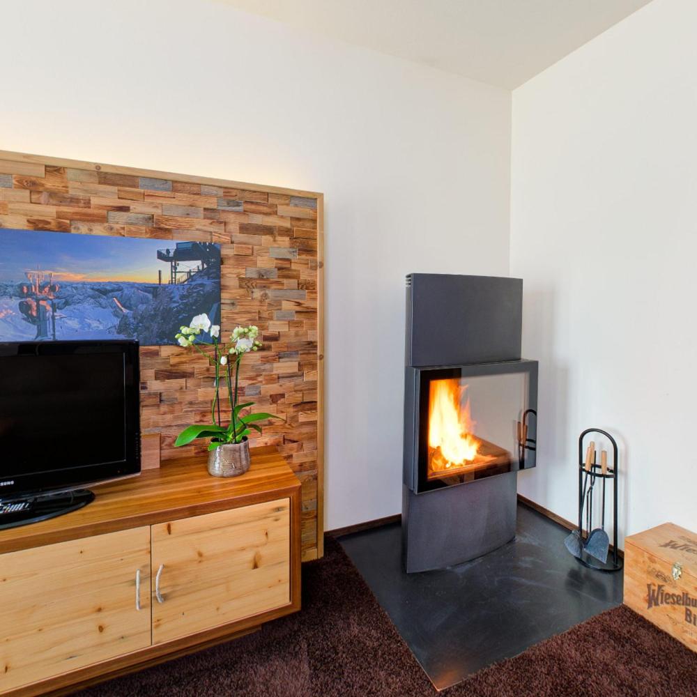 Deluxe Two-Bedroom Apartment with Terrace photo 1