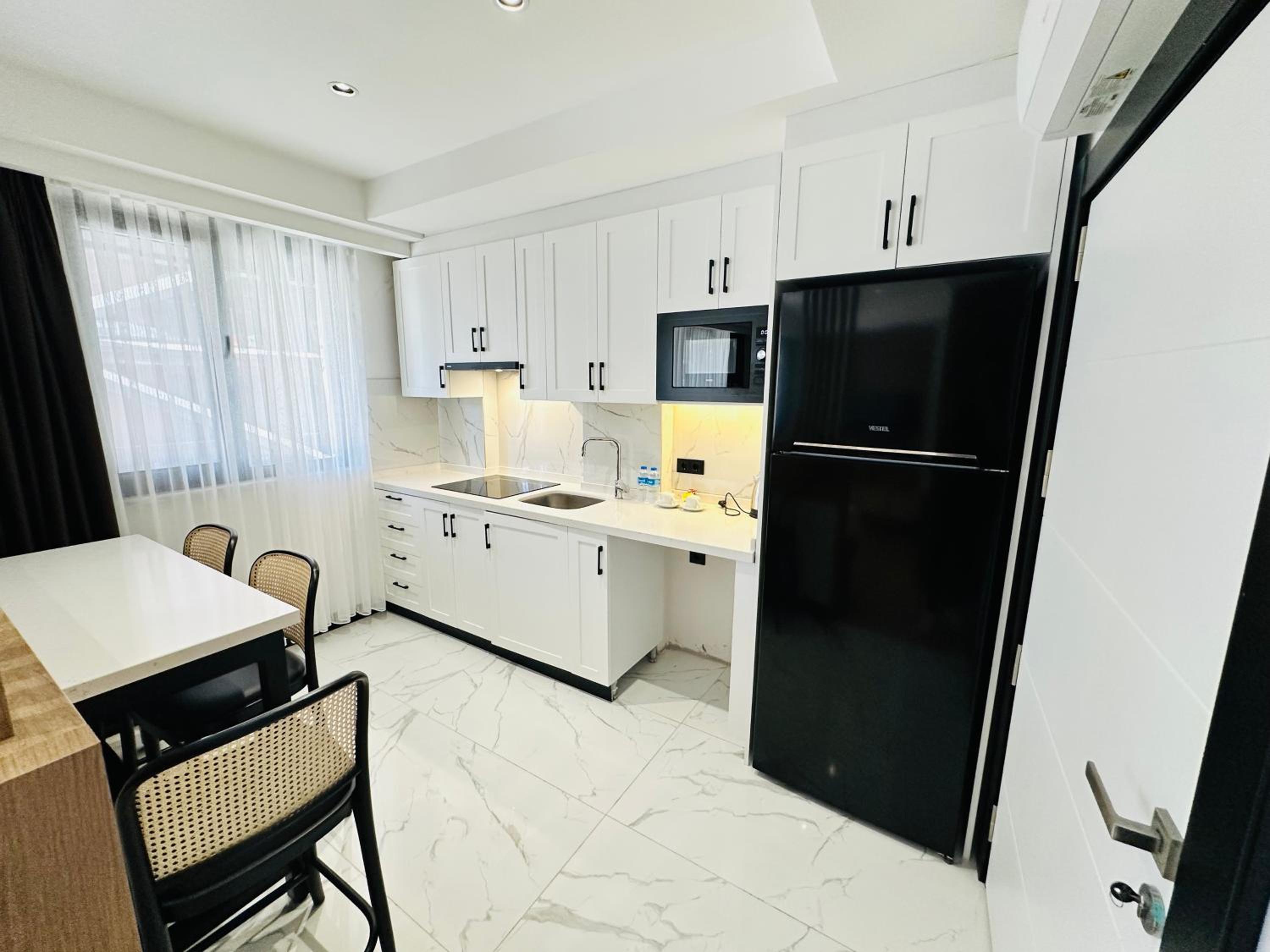 Three-Bedroom Apartment Suite photo 3