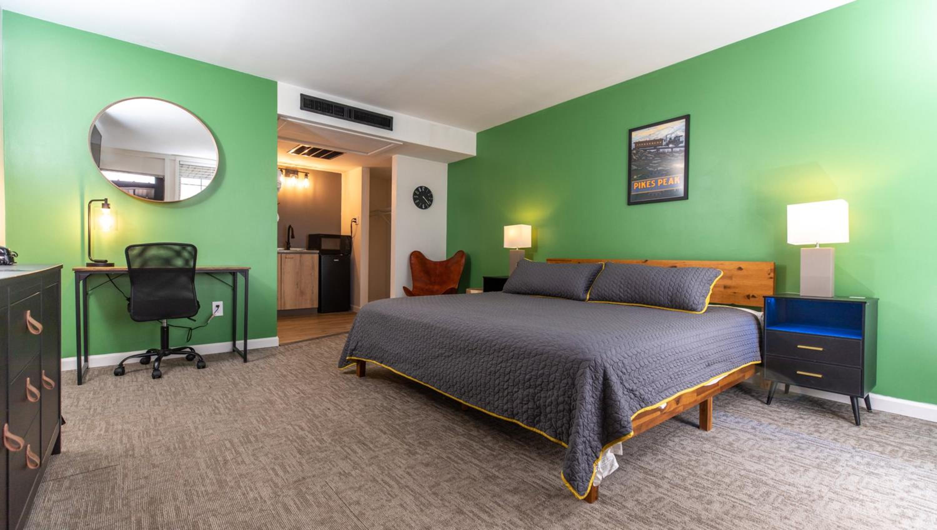 Deluxe King Room photo 3
