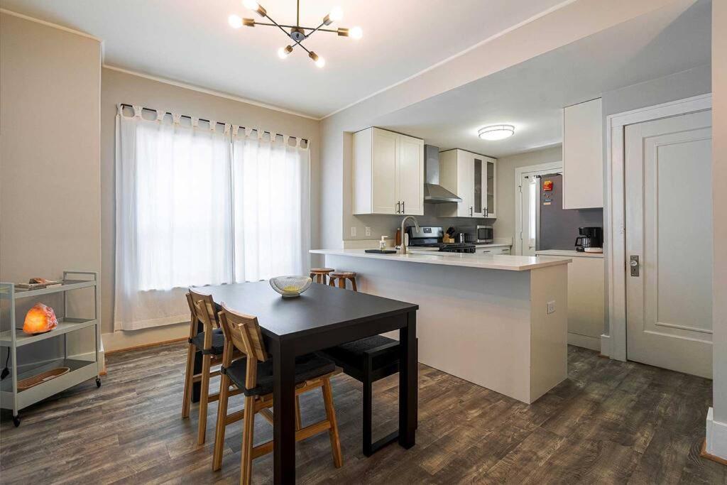 Two-Bedroom House photo 2
