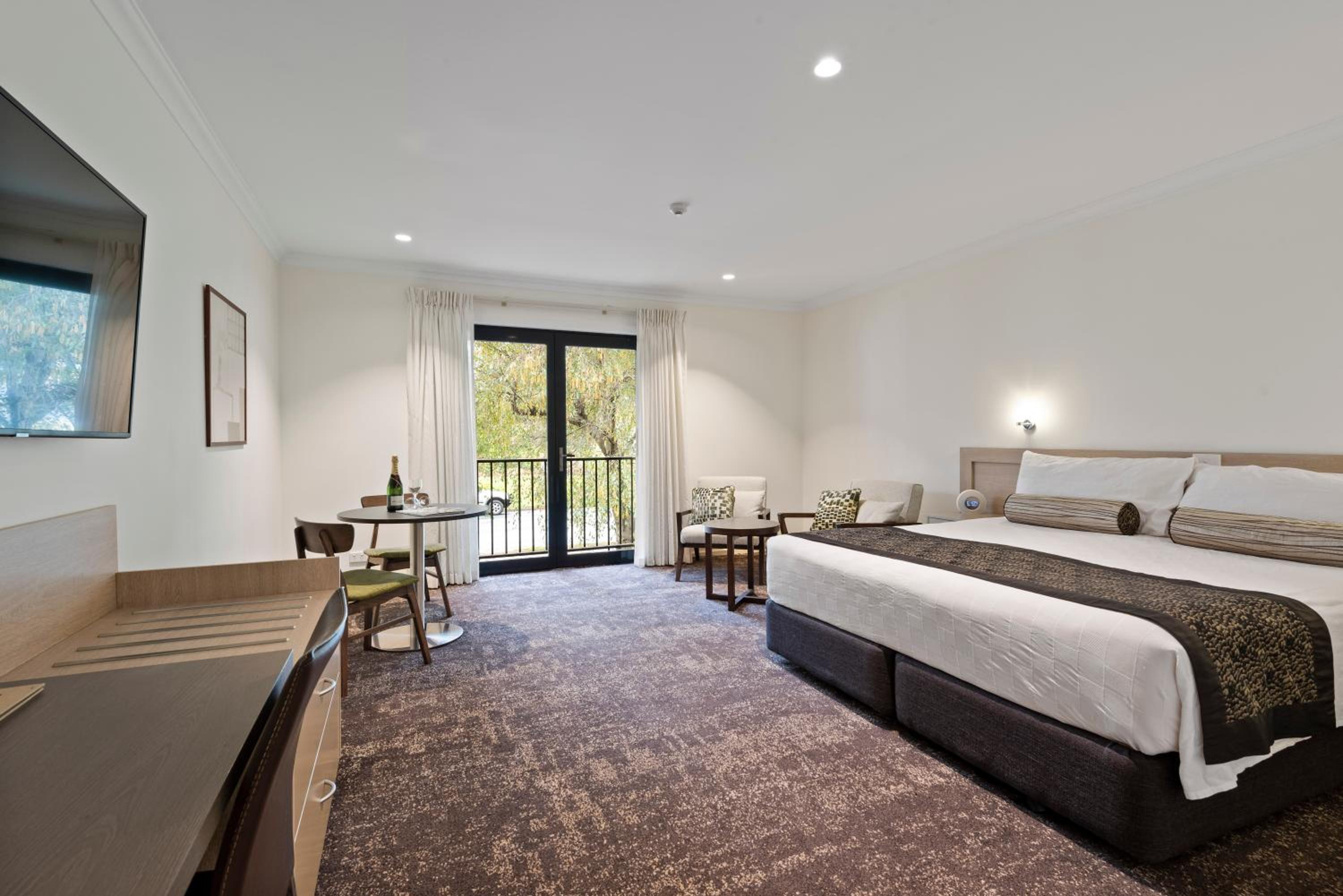 King Room with Spa Bath photo 1