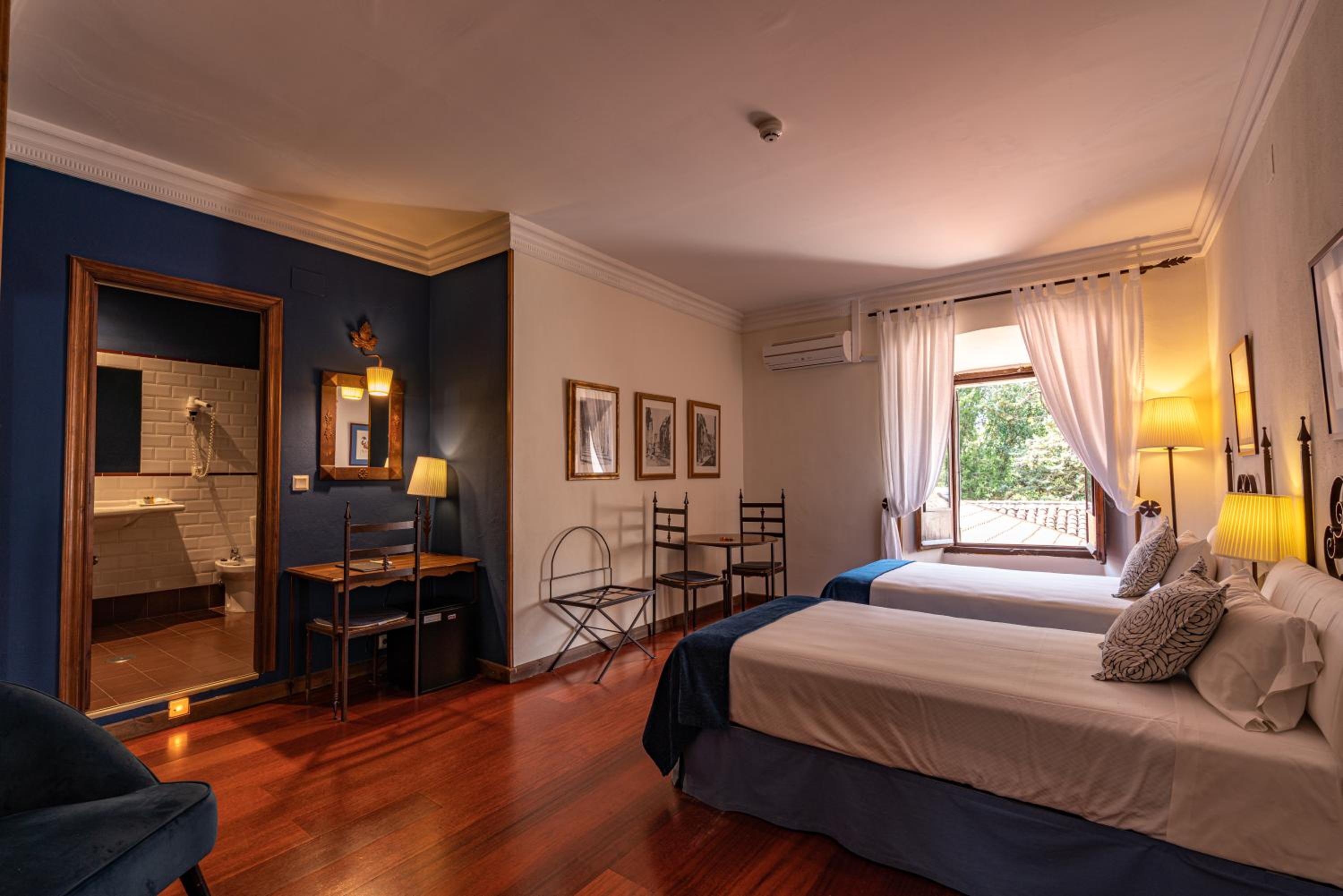 Double or Twin Room with Extra Bed photo 2