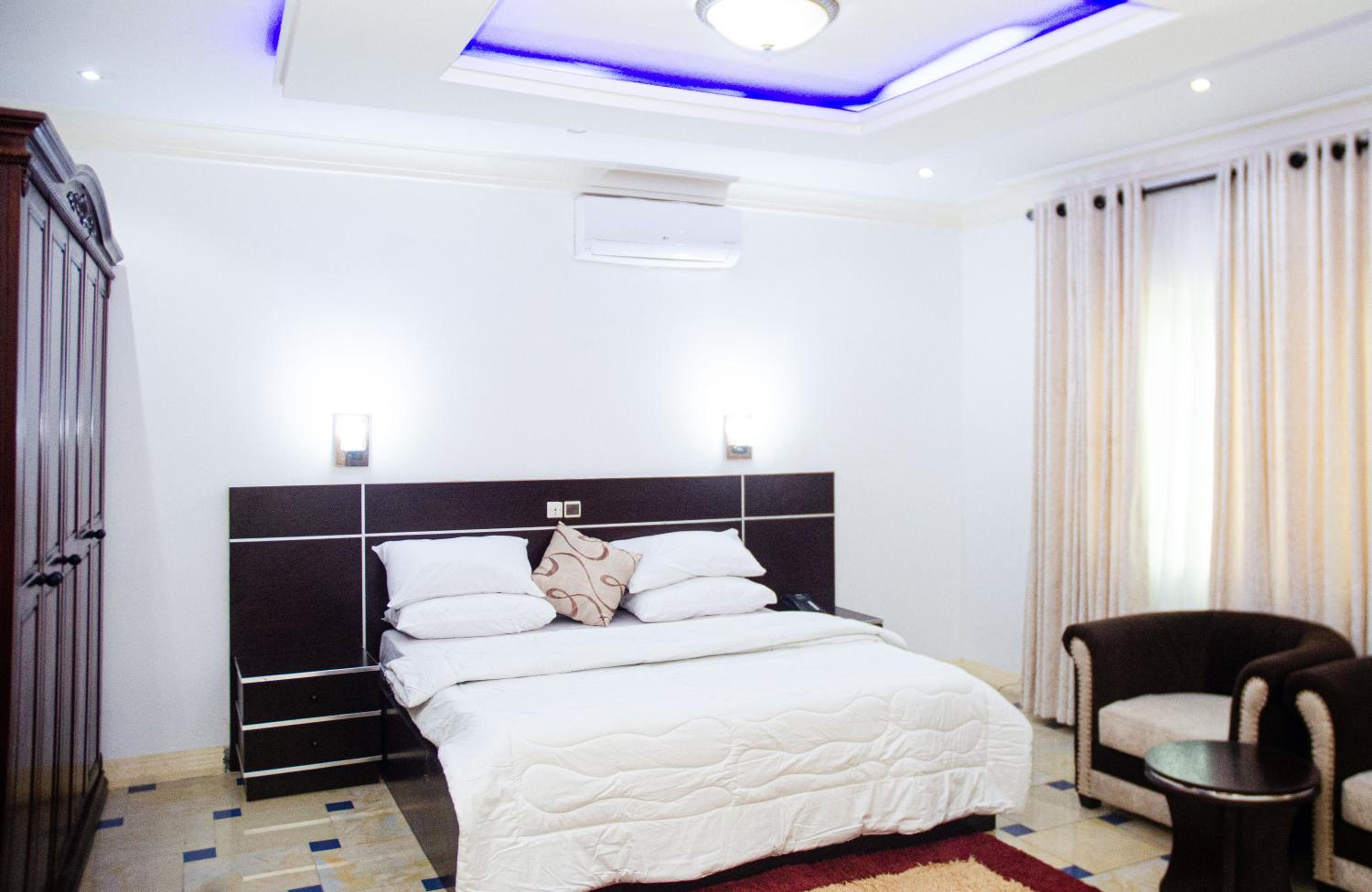 Deluxe King Room photo 3
