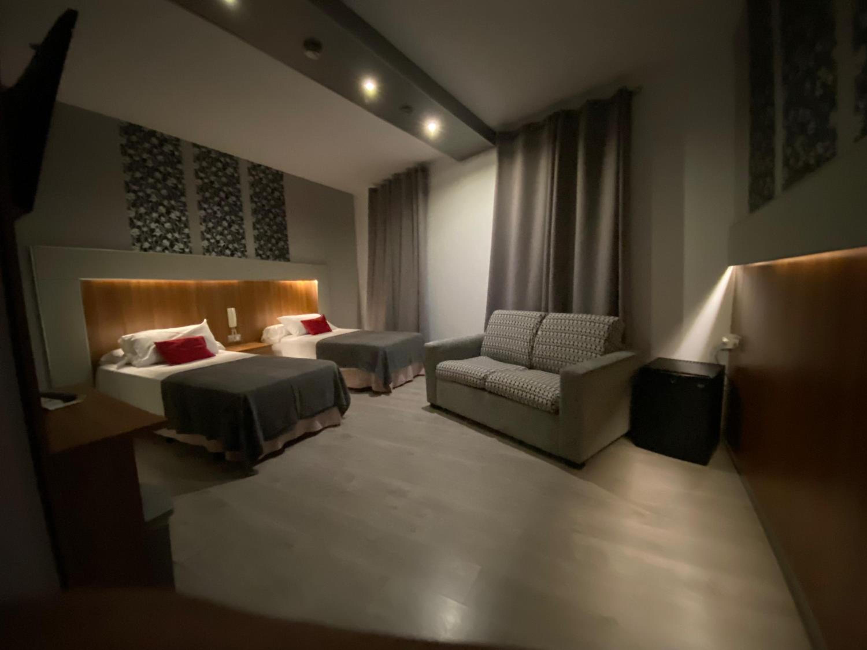 Superior Twin Room photo 2