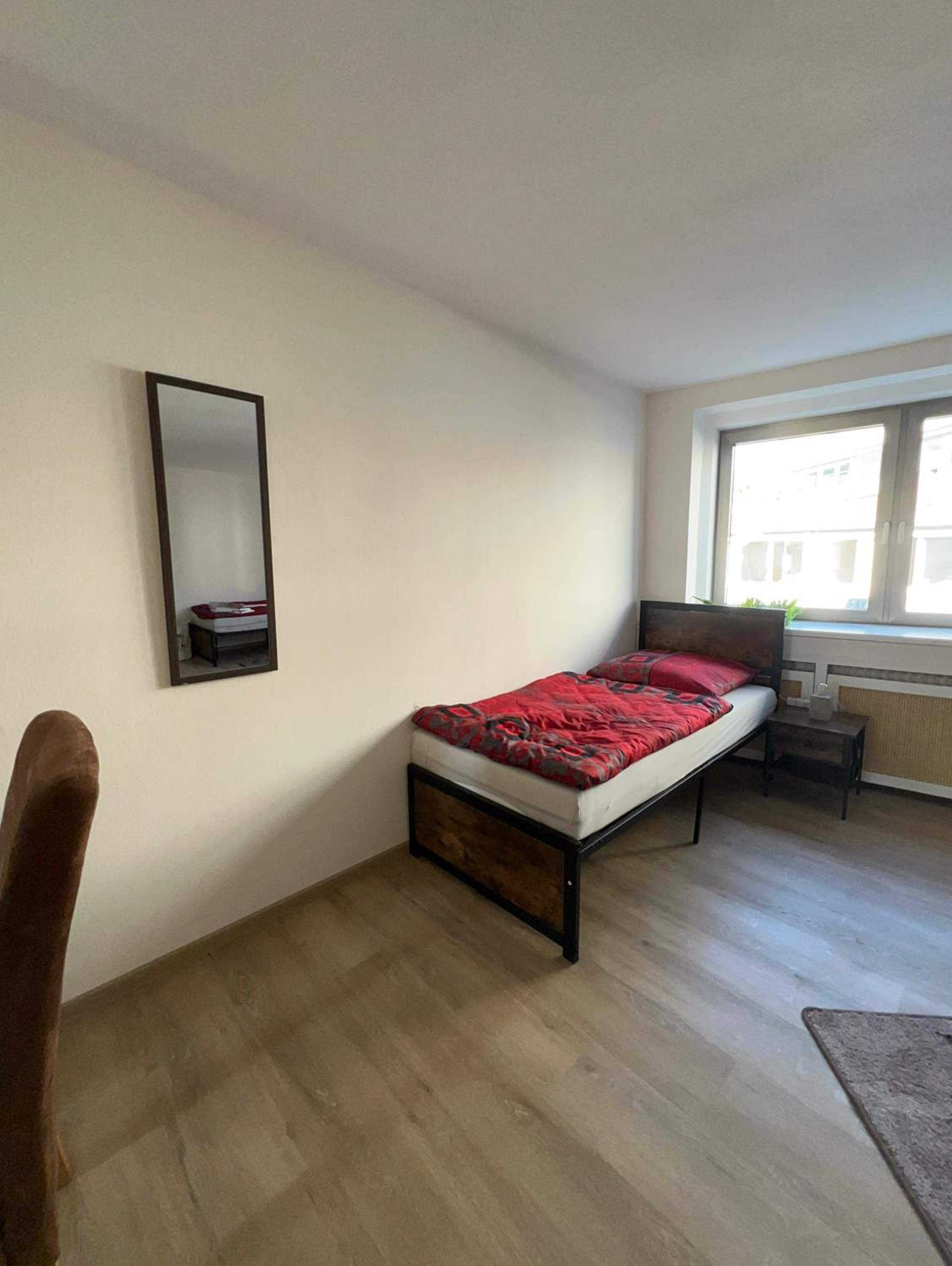 One-Bedroom Apartment photo 1