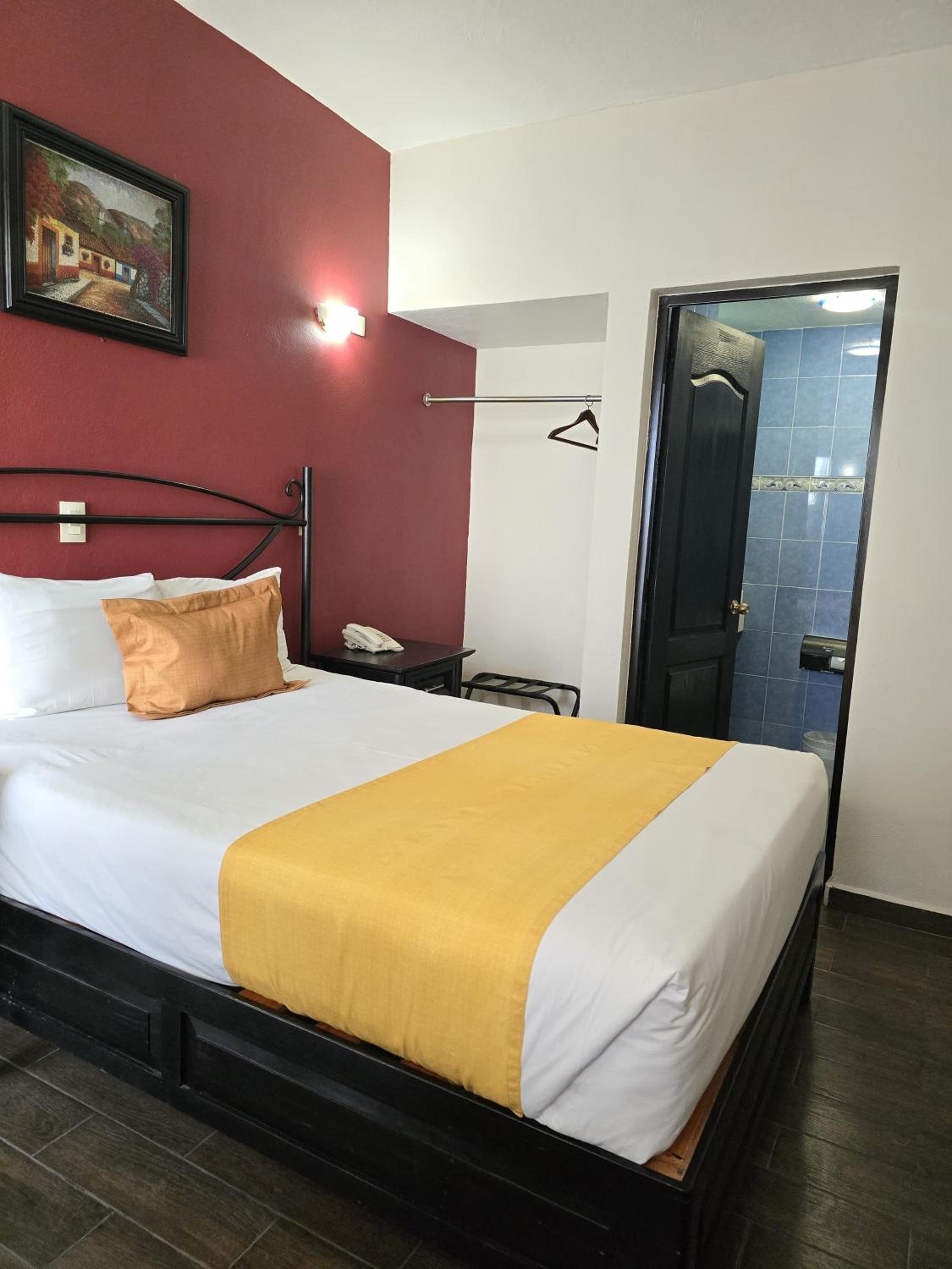 Double Room - Photo 2