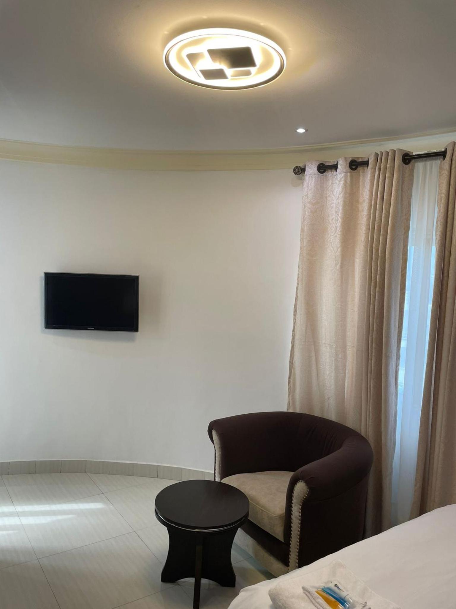 Budget Double Room photo 3