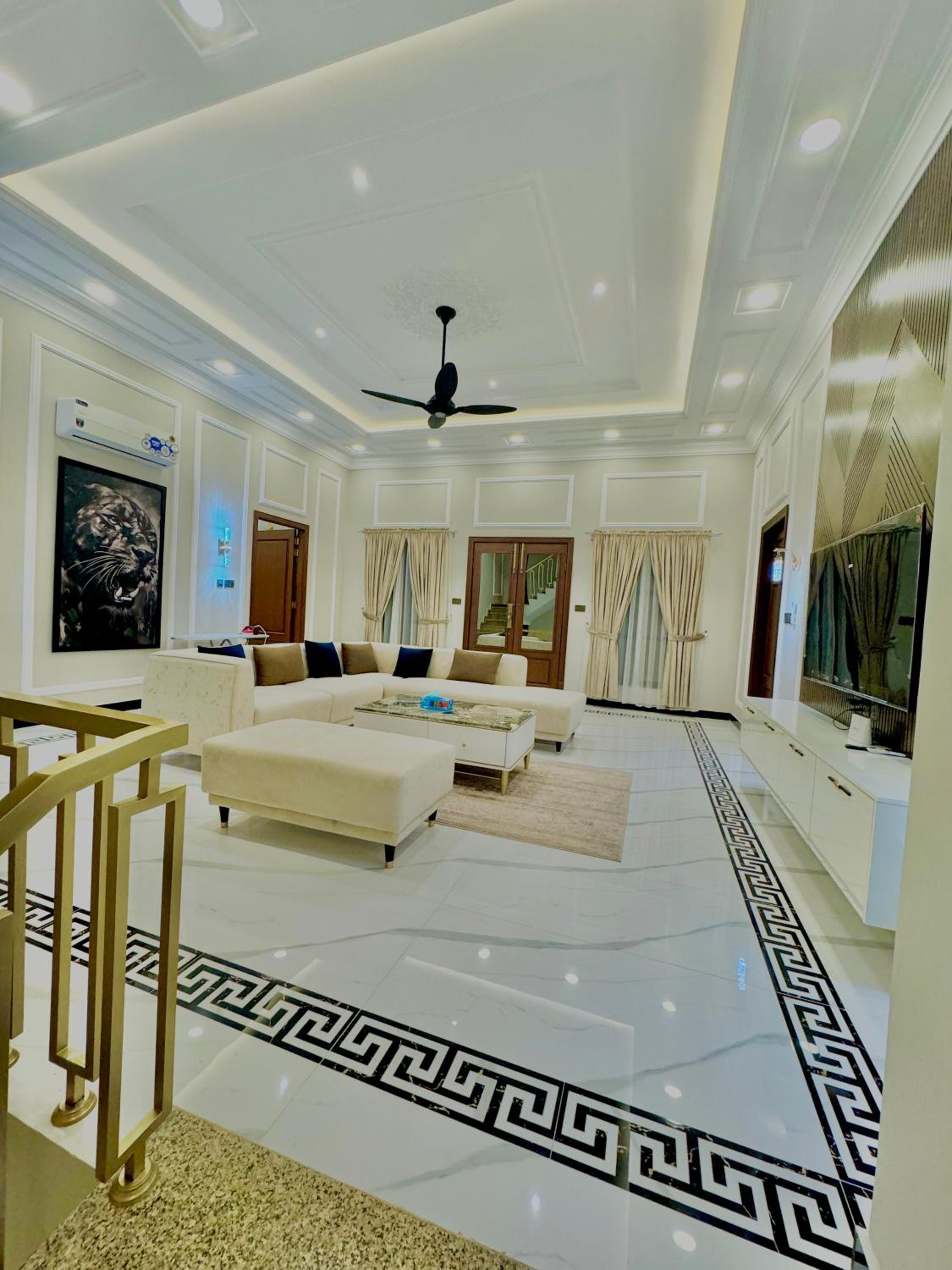 Three-Bedroom Villa photo 3