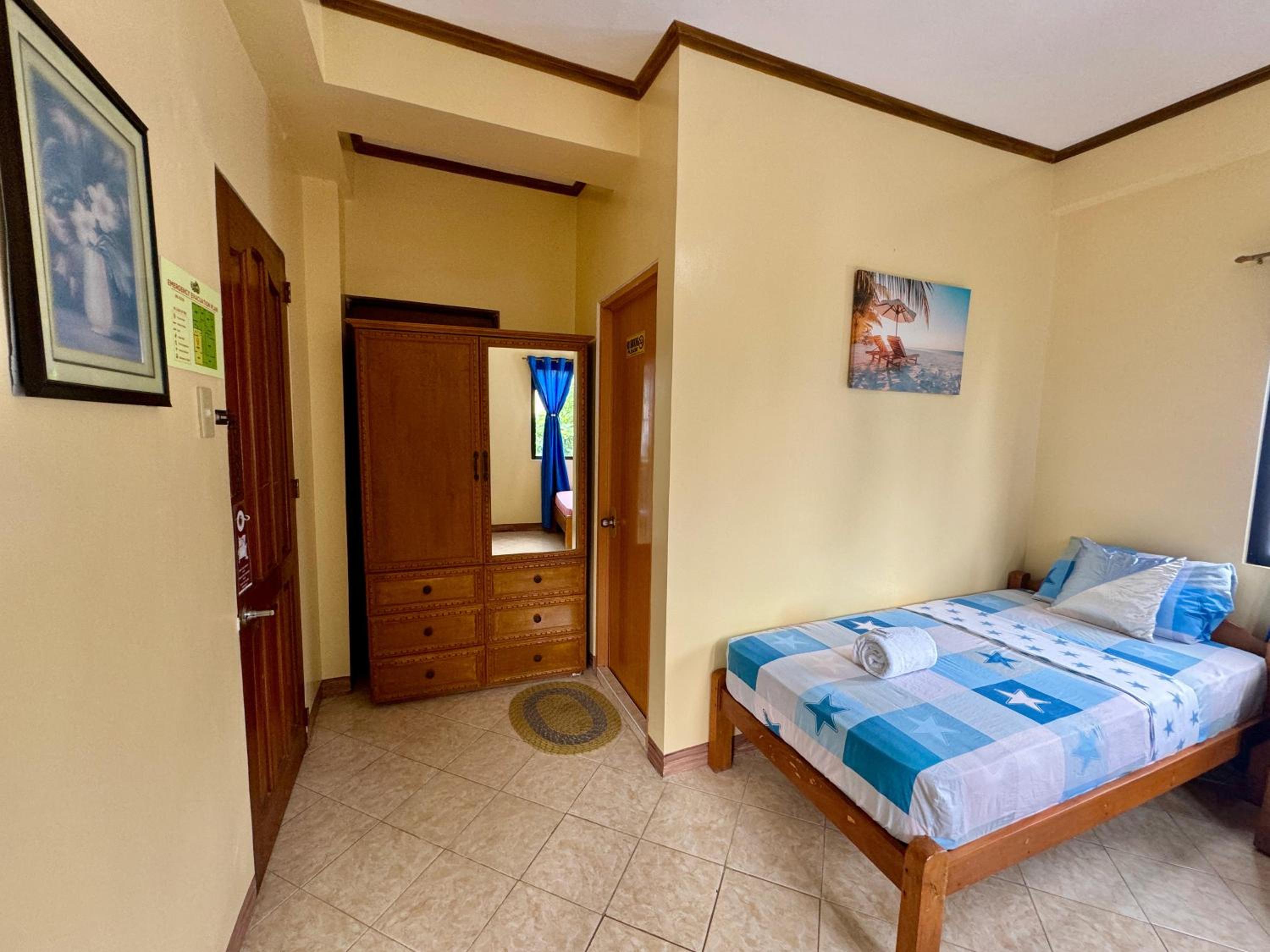 Standard Triple Room - Photo 3