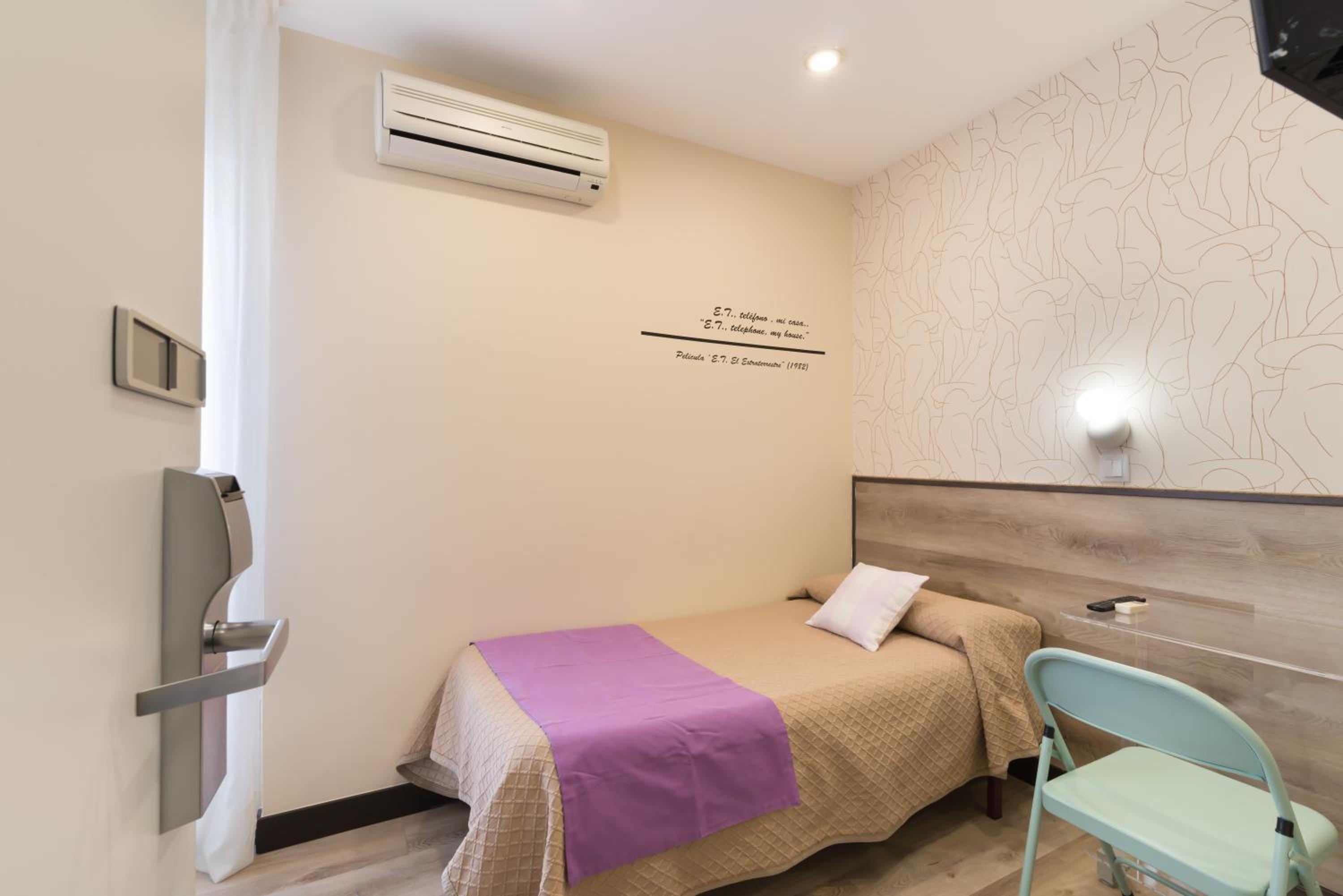 Single Room photo 3