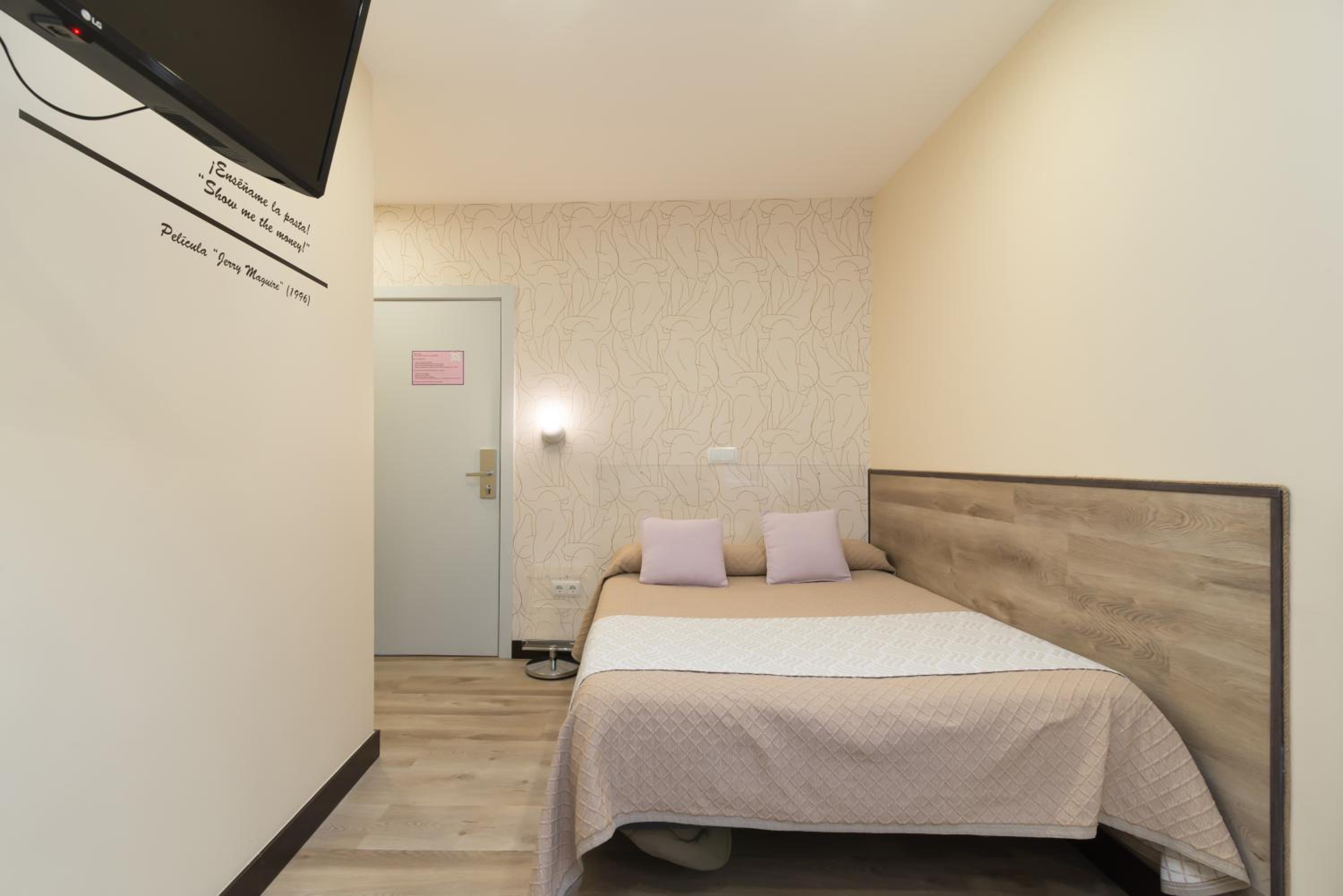 Double  Interior Room - Photo 23