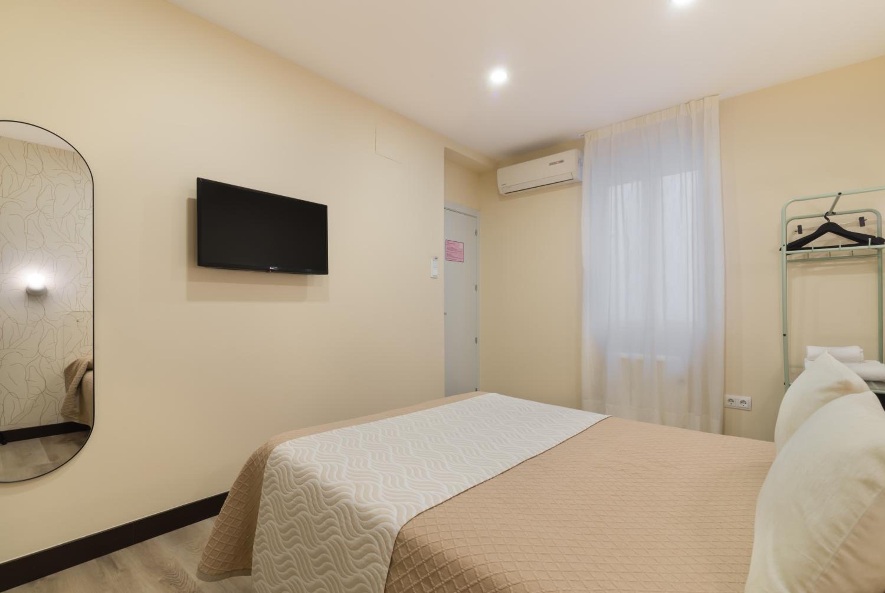 Double  Interior Room - Photo 3