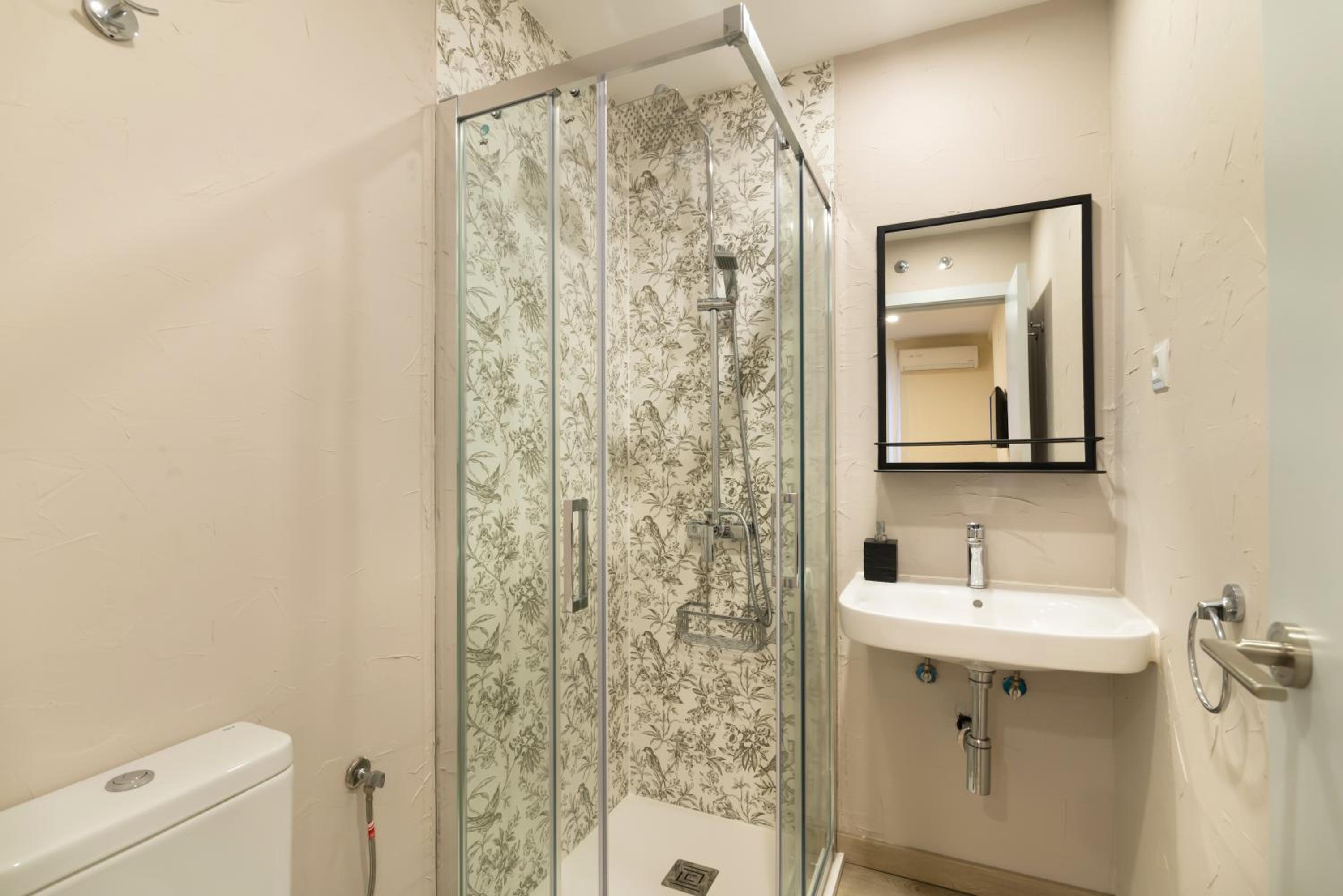 Double  Interior Room - Photo 6