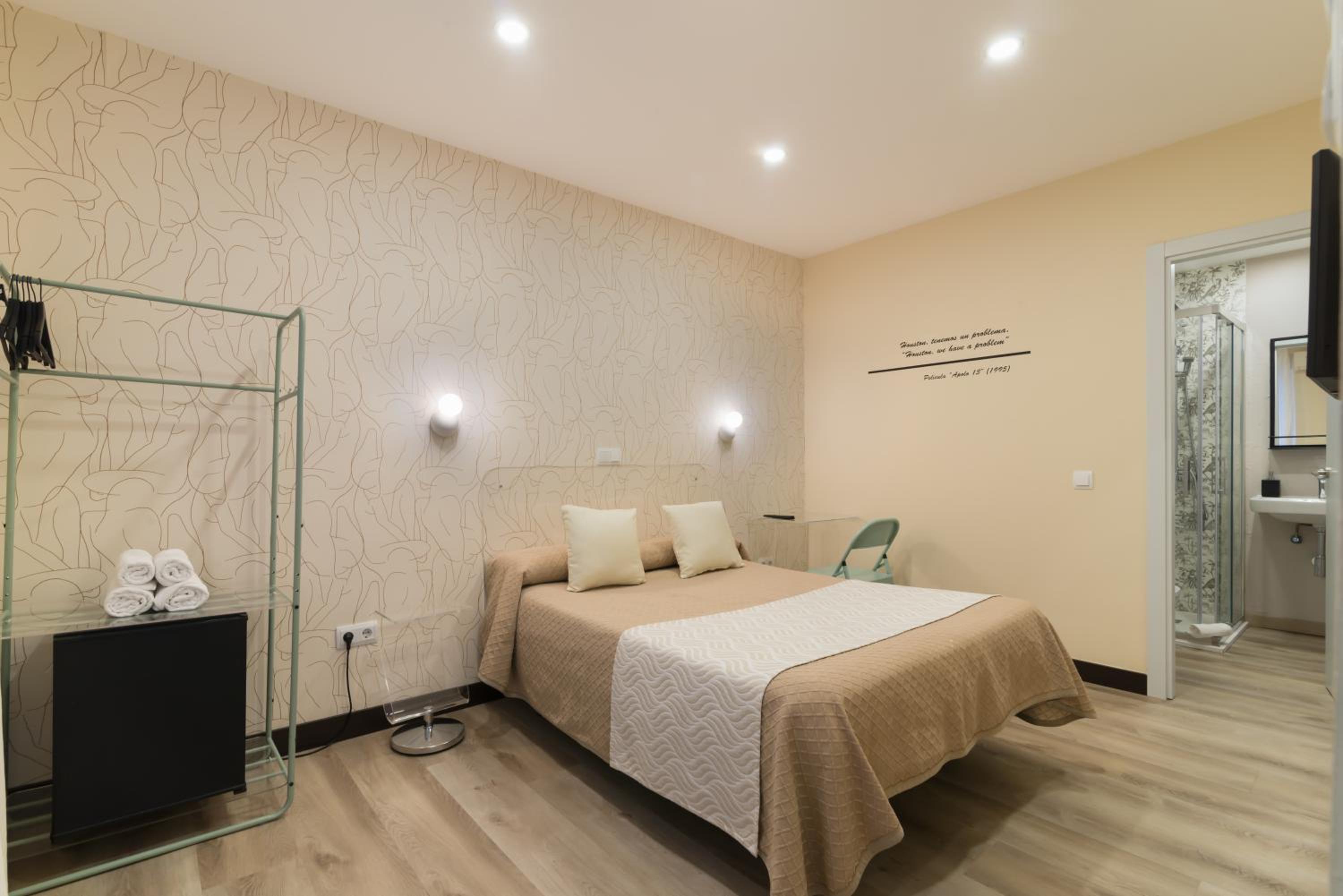 Double  Interior Room - Photo 8