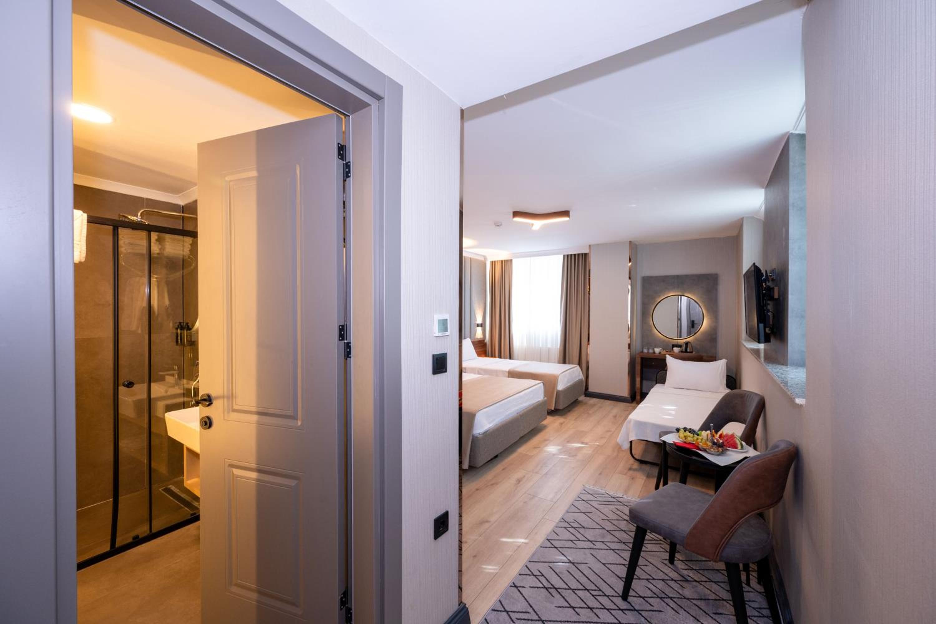 Standard Quadruple Room photo 3