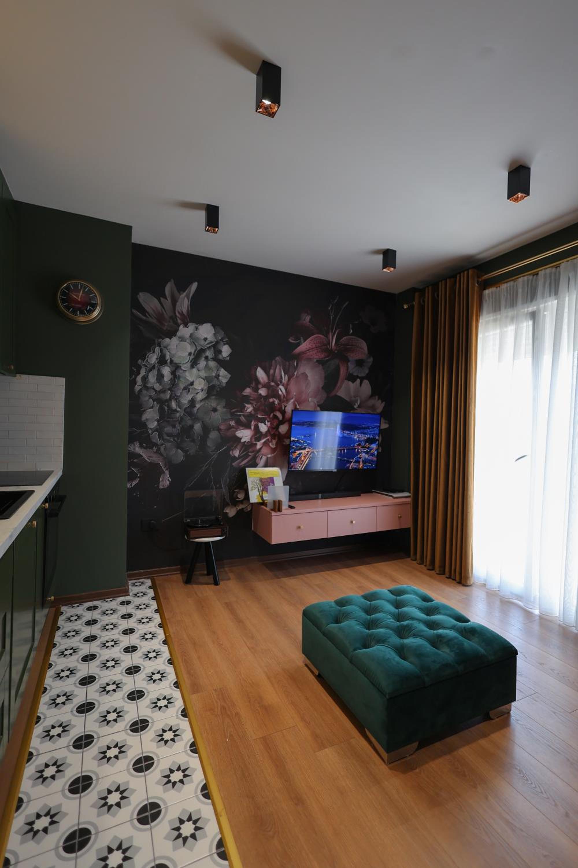 One-Bedroom Apartment