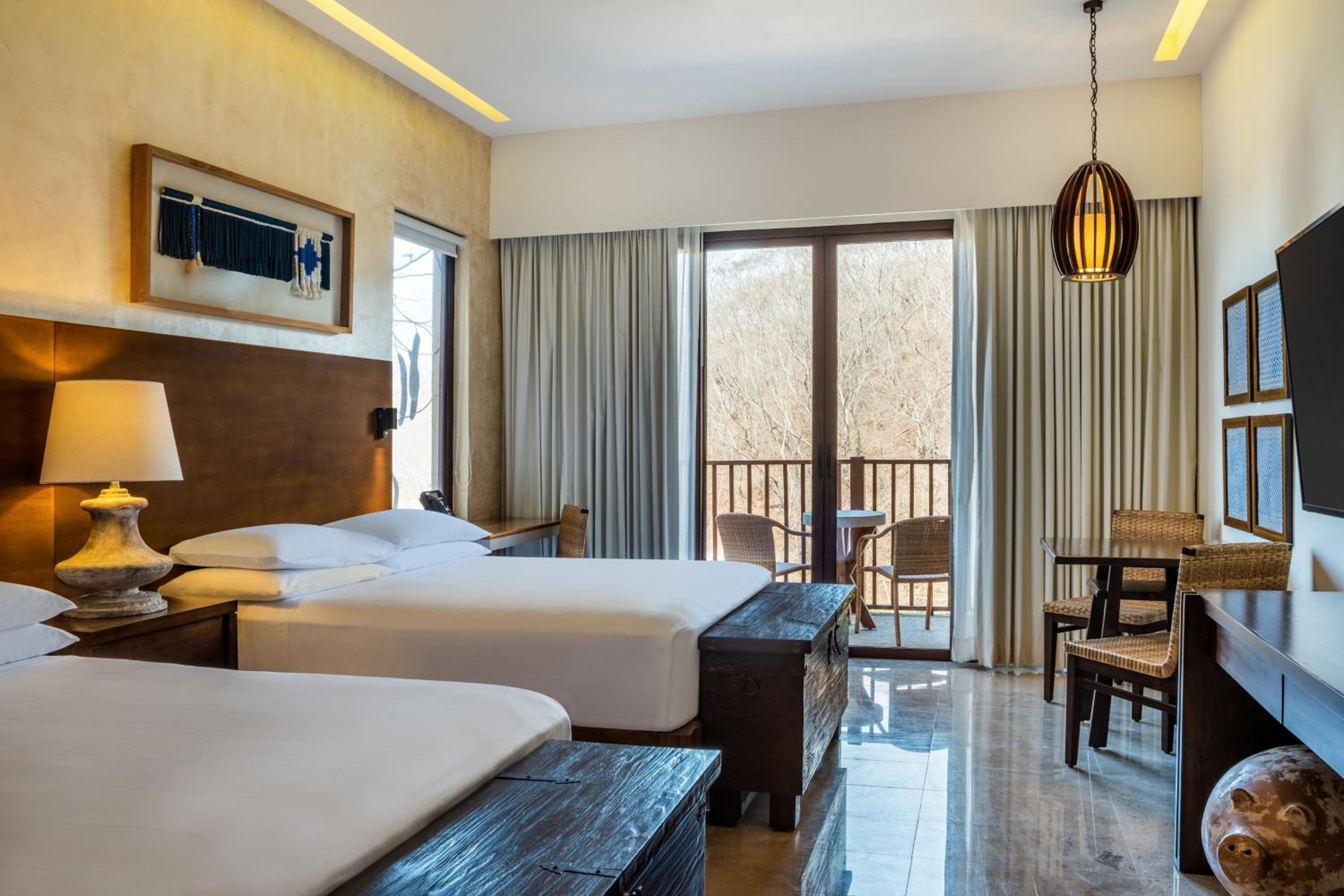 Deluxe, All-Inclusive, Guest room, 2 Queen, Balcony - Photo 9