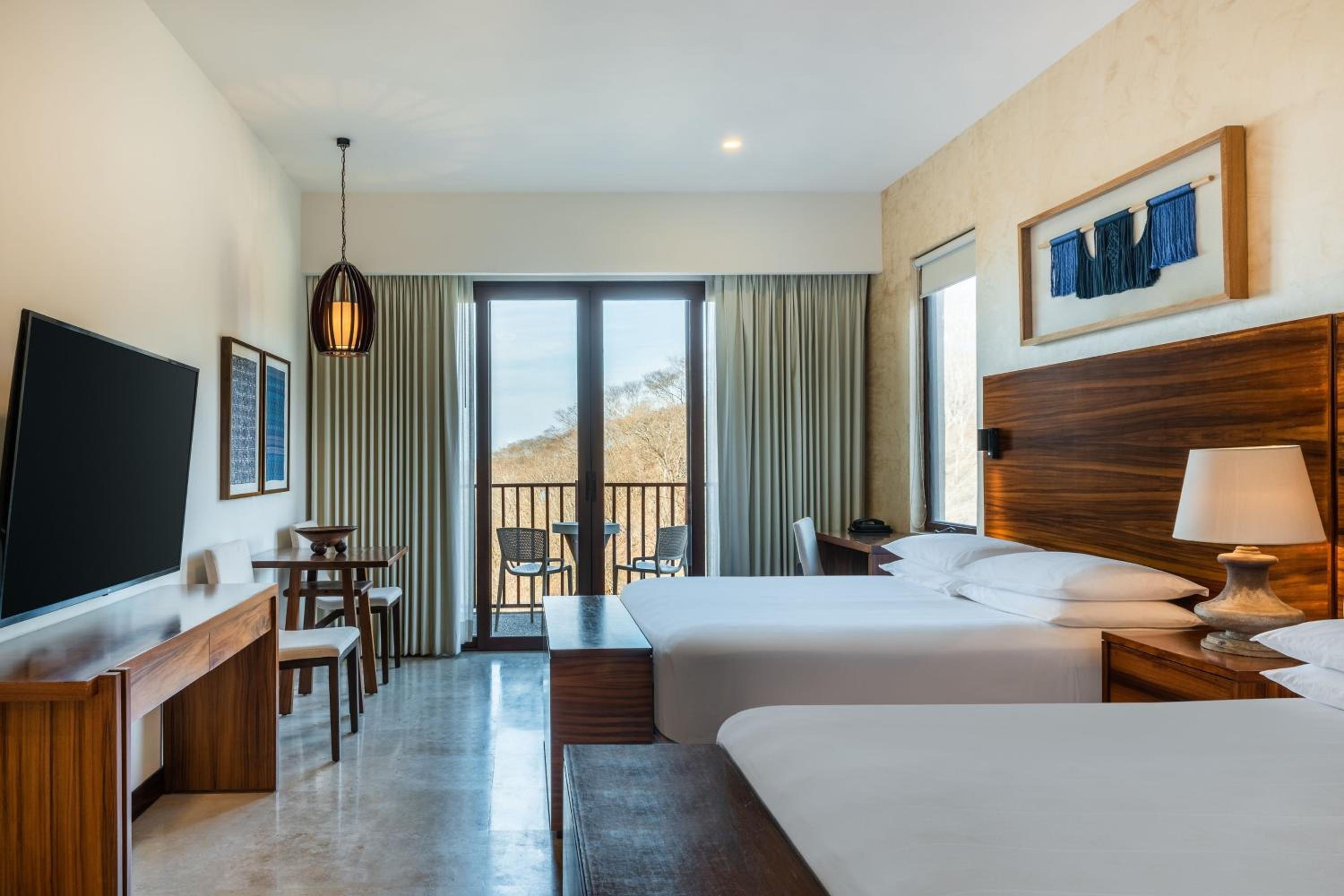 Deluxe, All-Inclusive, Guest room, 2 Queen, Balcony - Photo 8