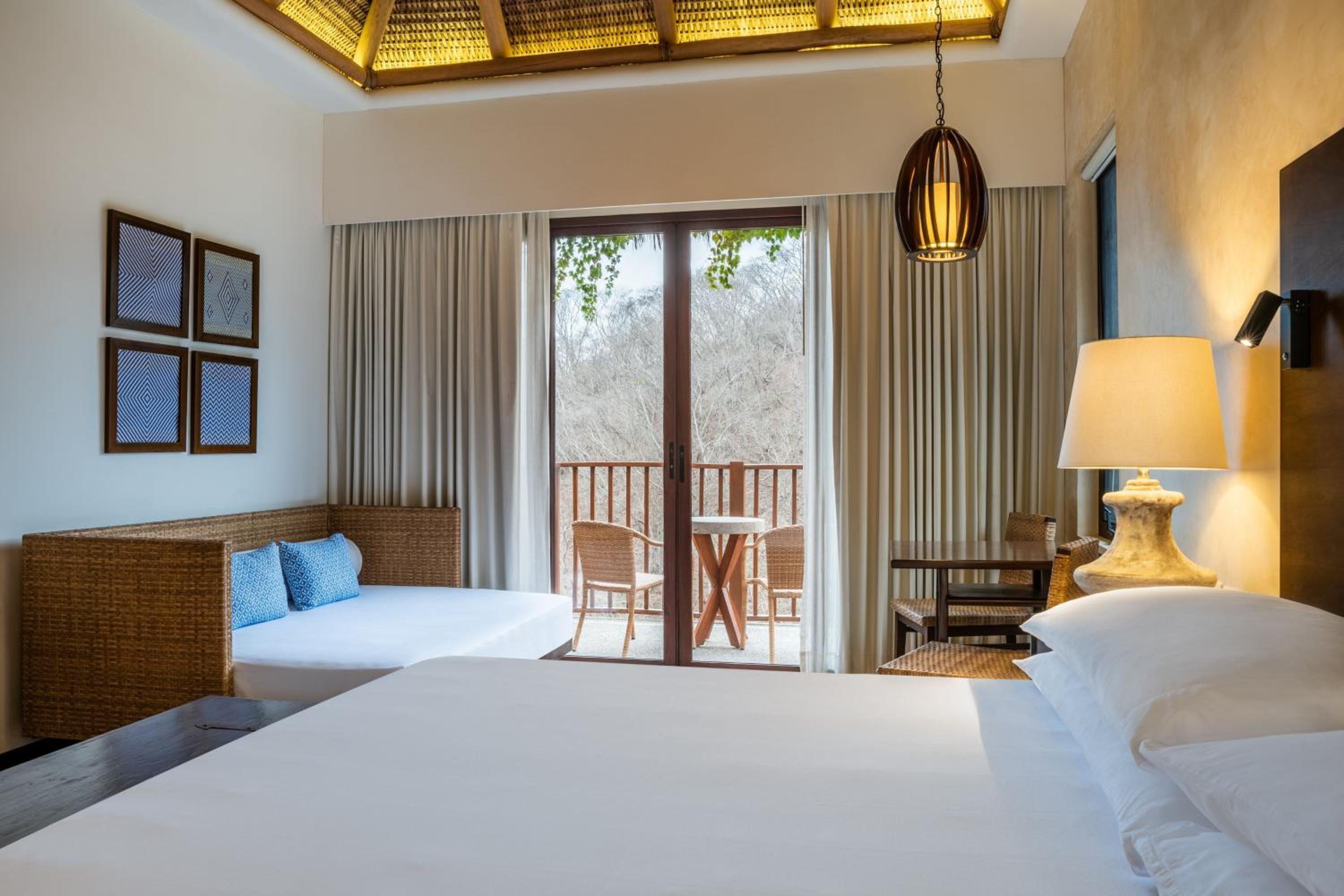 Deluxe, All-Inclusive, Guest room, 1 King, Sofa bed, Balcony - Photo 6