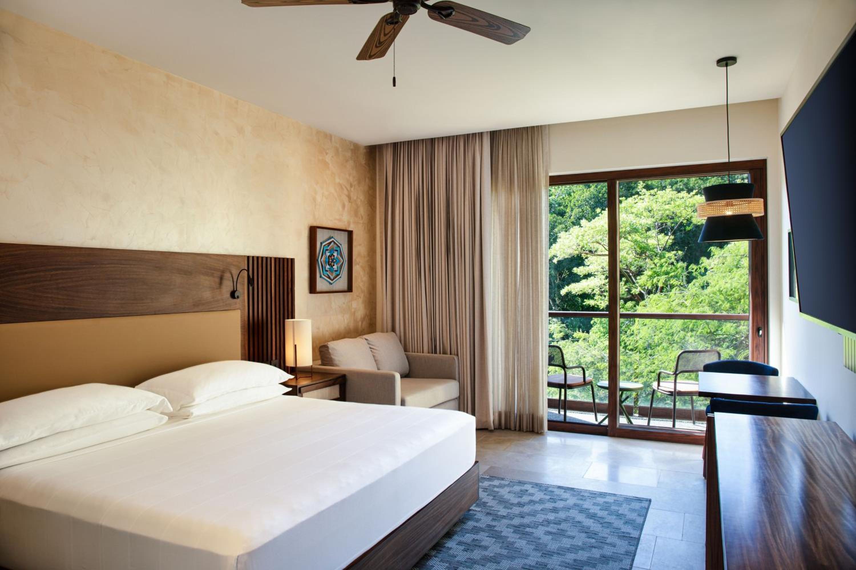 Deluxe, All-Inclusive, Guest room, 1 King, Sofa bed, Balcony - Photo 8