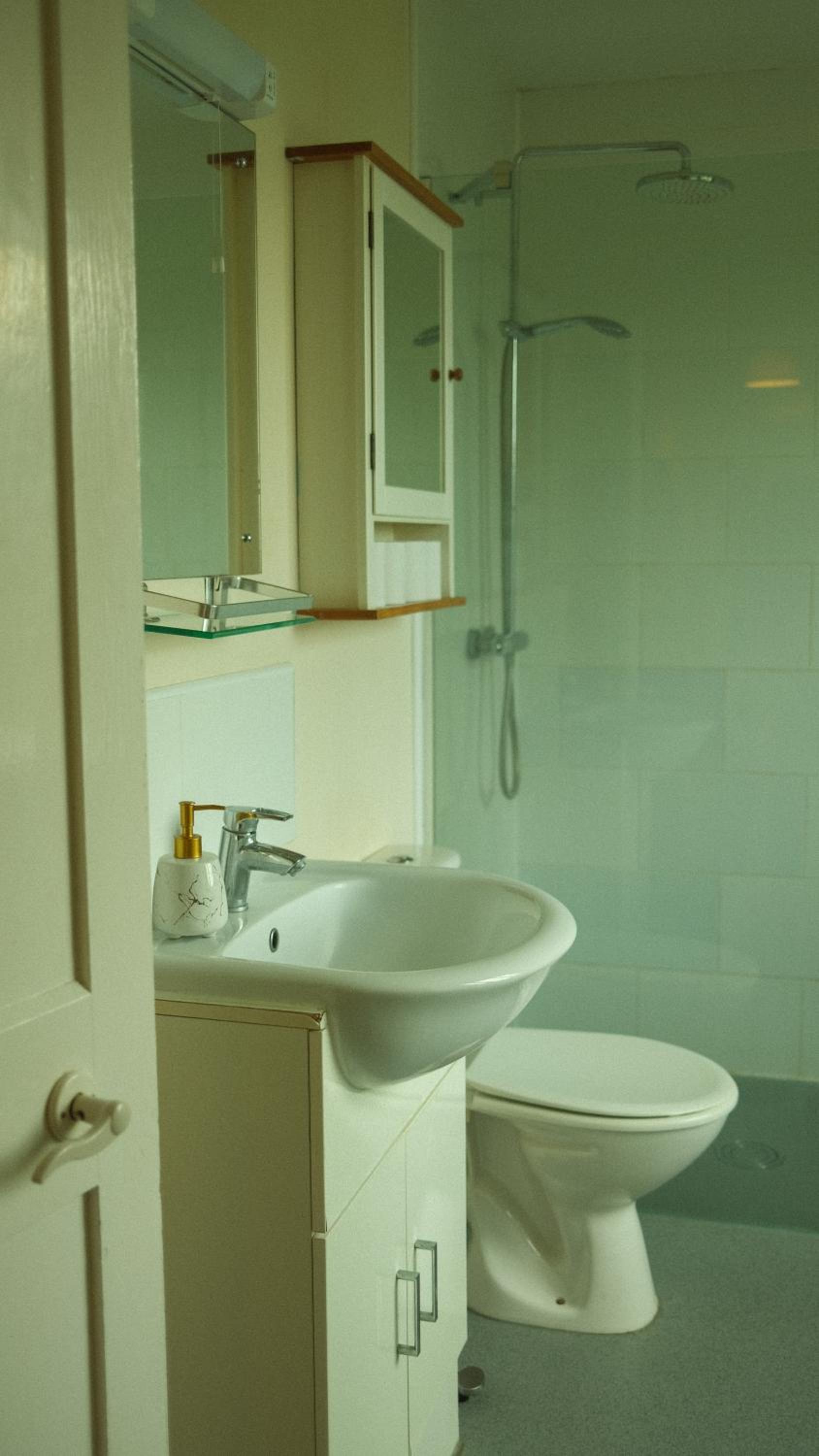 Two-Bedroom Bungalow - Photo 19