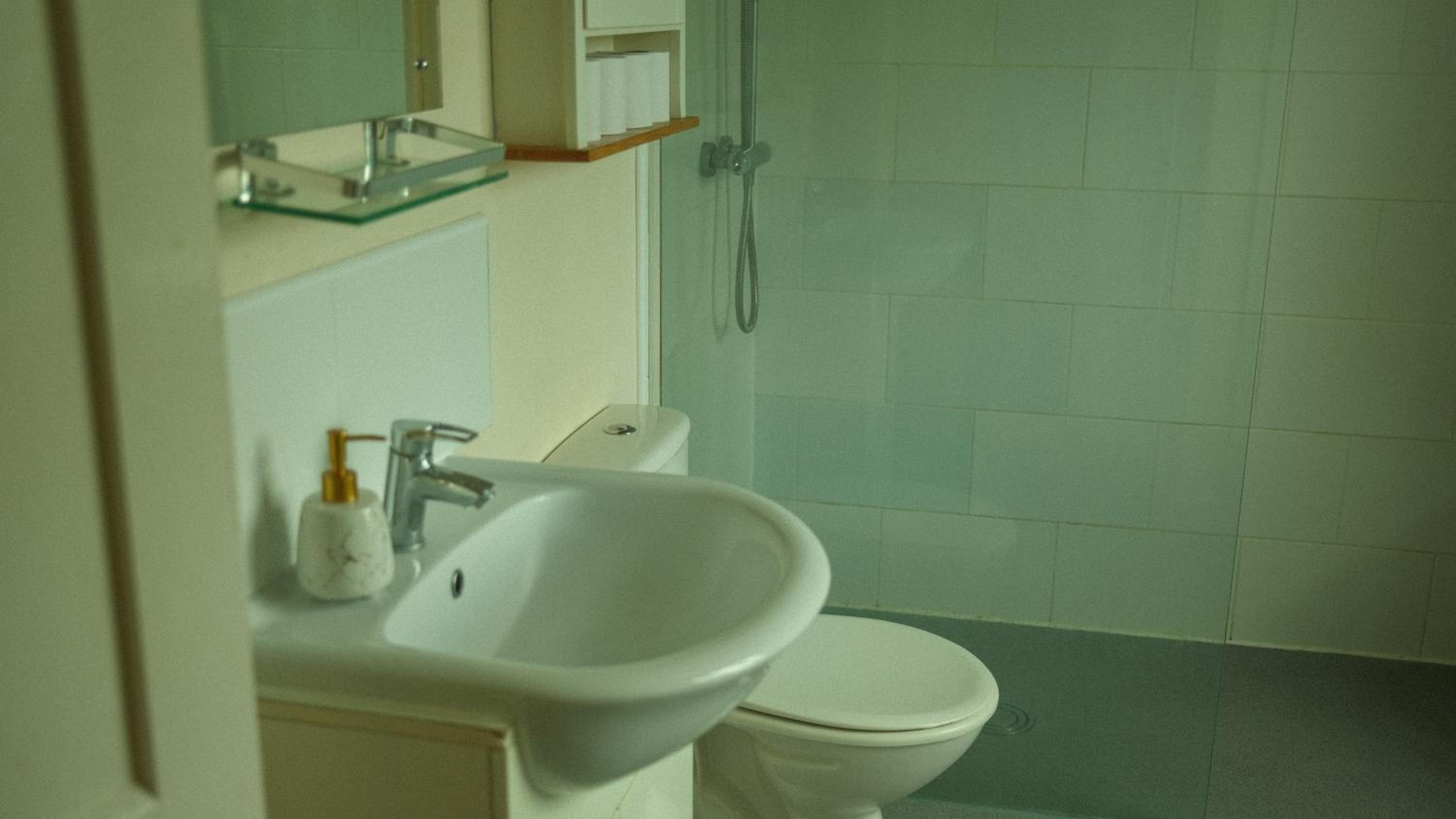 Two-Bedroom Bungalow - Photo 22