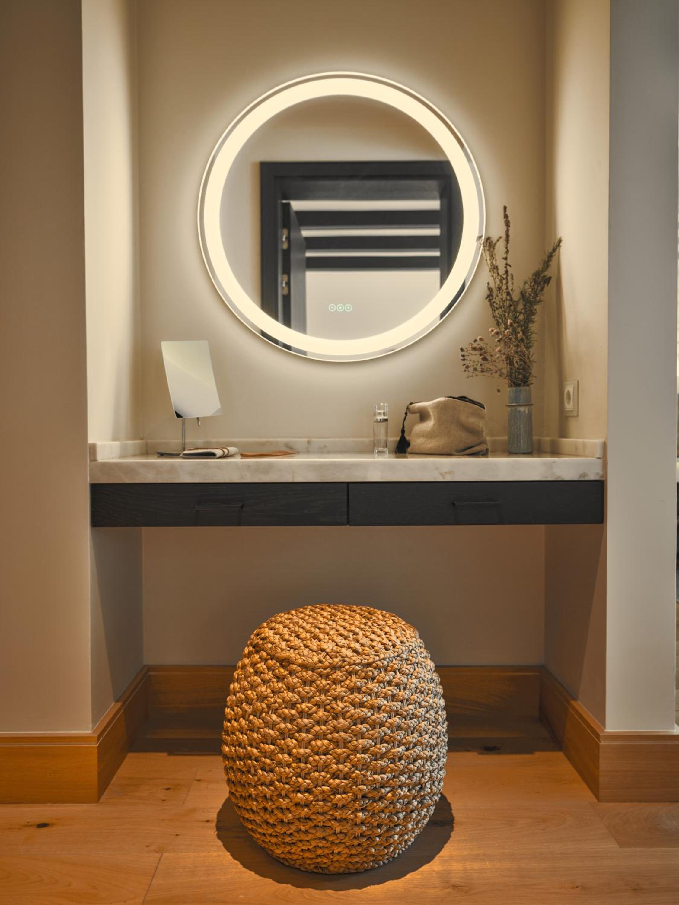 One-Bedroom Apartment - Photo 4