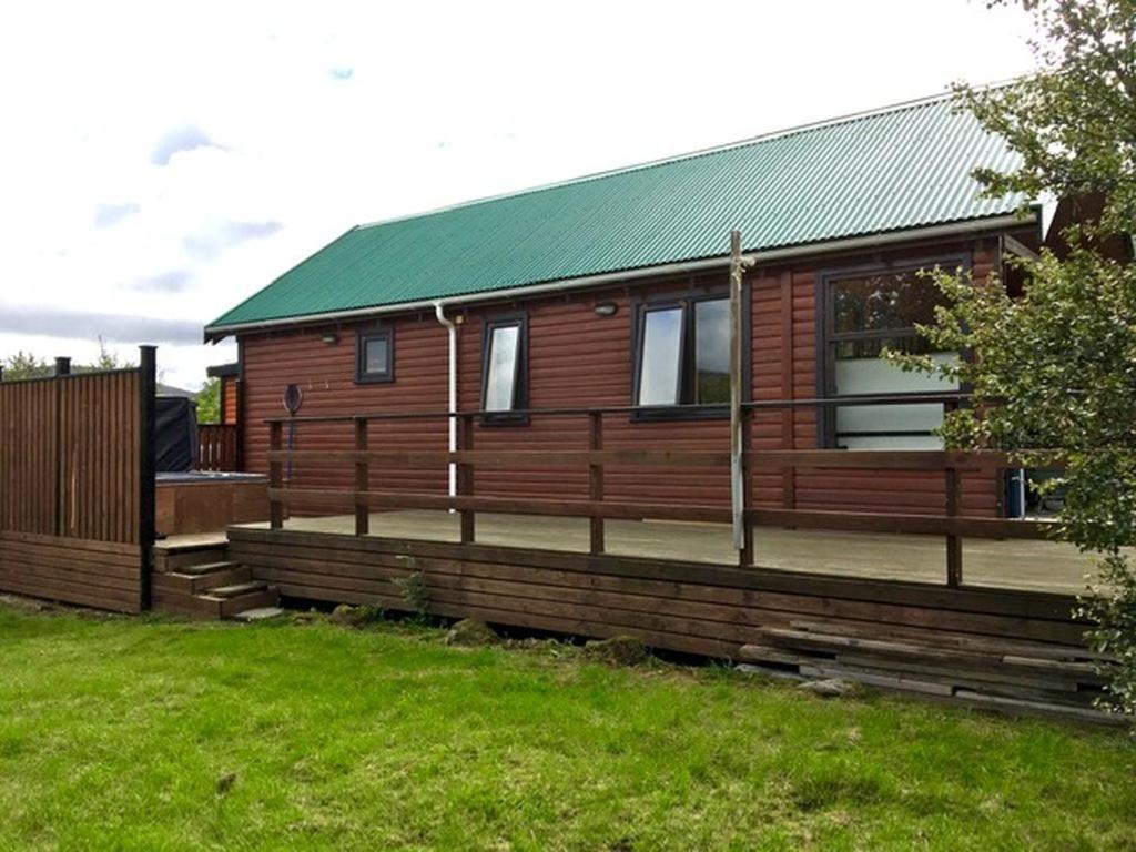 Three-Bedroom House photo 3