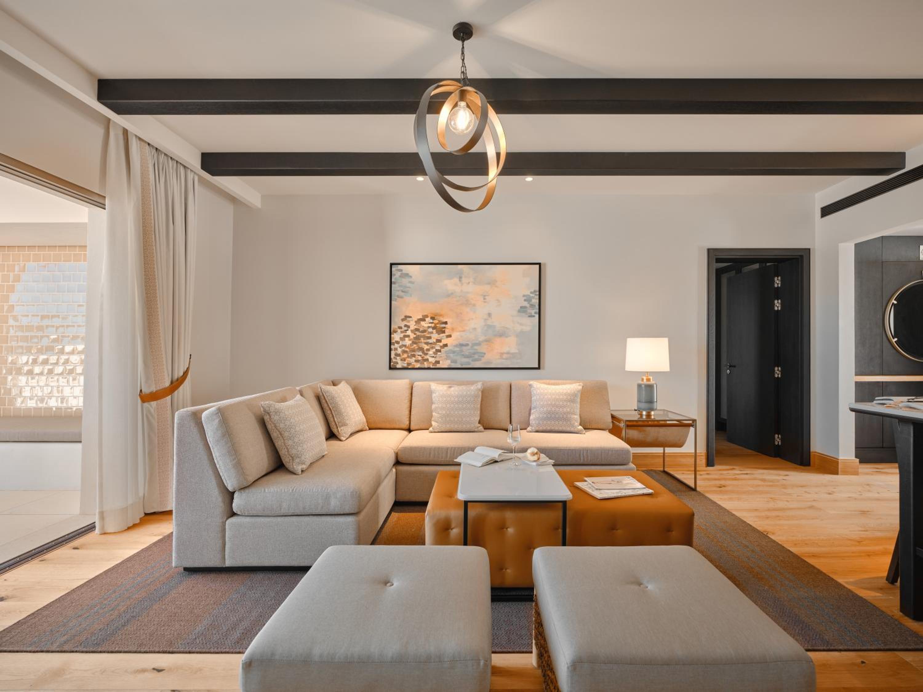 Two-Bedroom Apartment with Private Pool - Photo 6