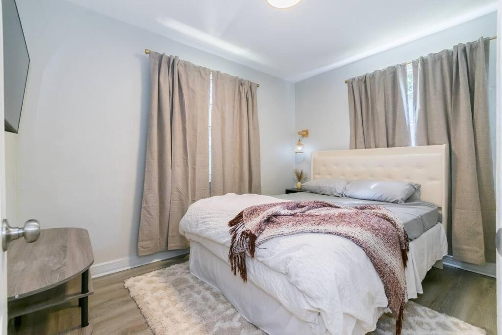 Two-Bedroom House photo 3