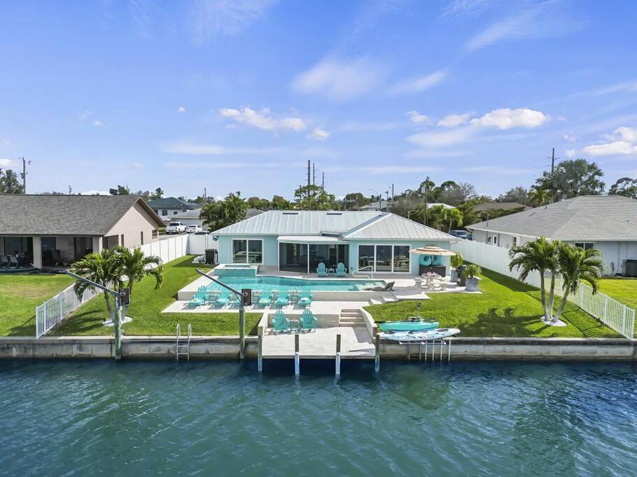 Three-Bedroom Villa photo 2