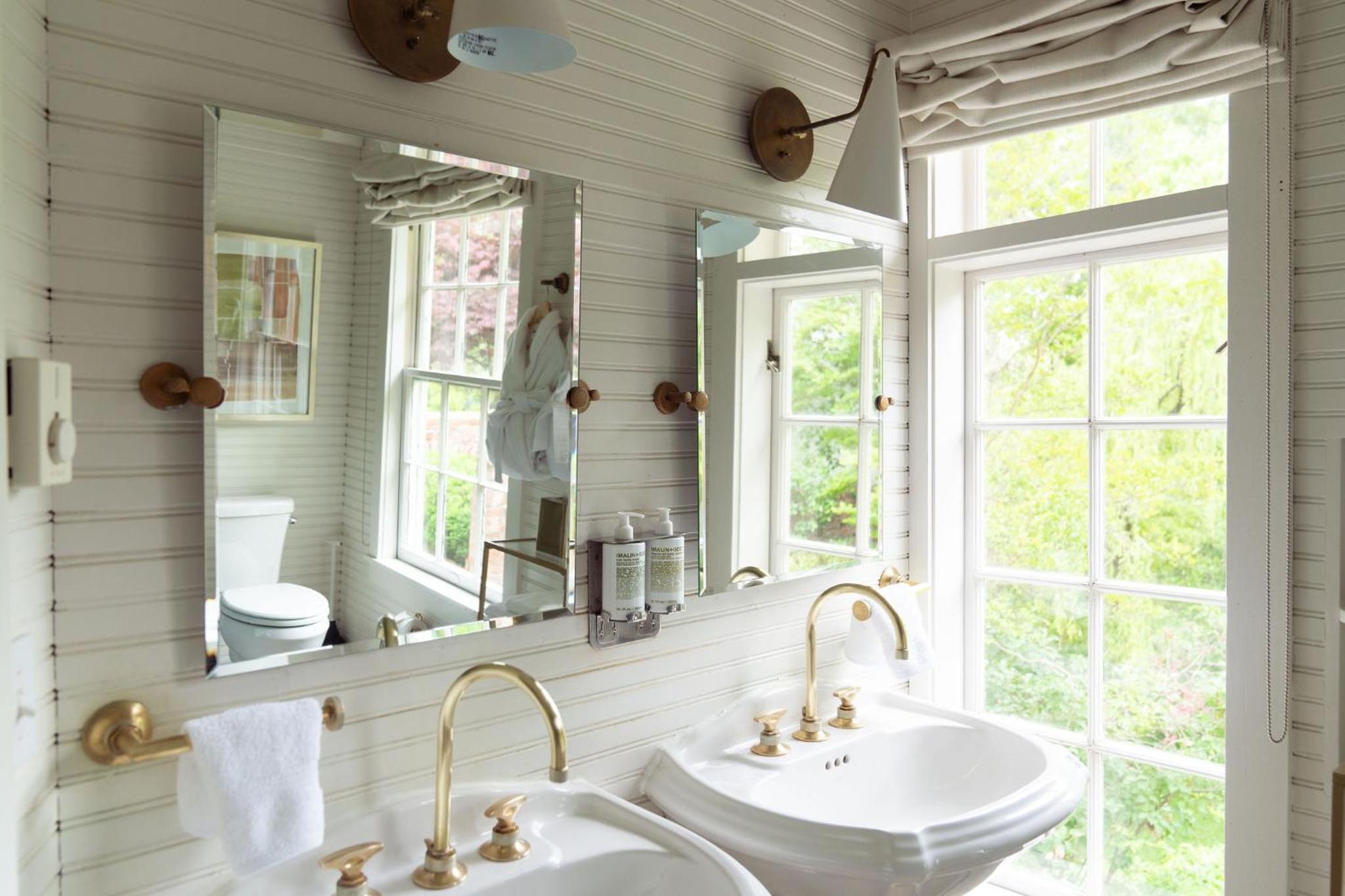 Carriage House  photo 2