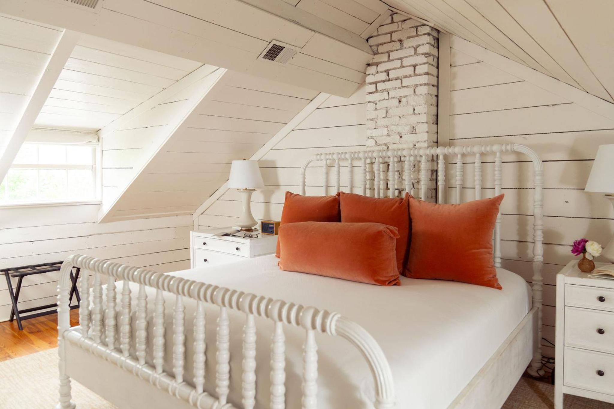 Carriage House  photo 3