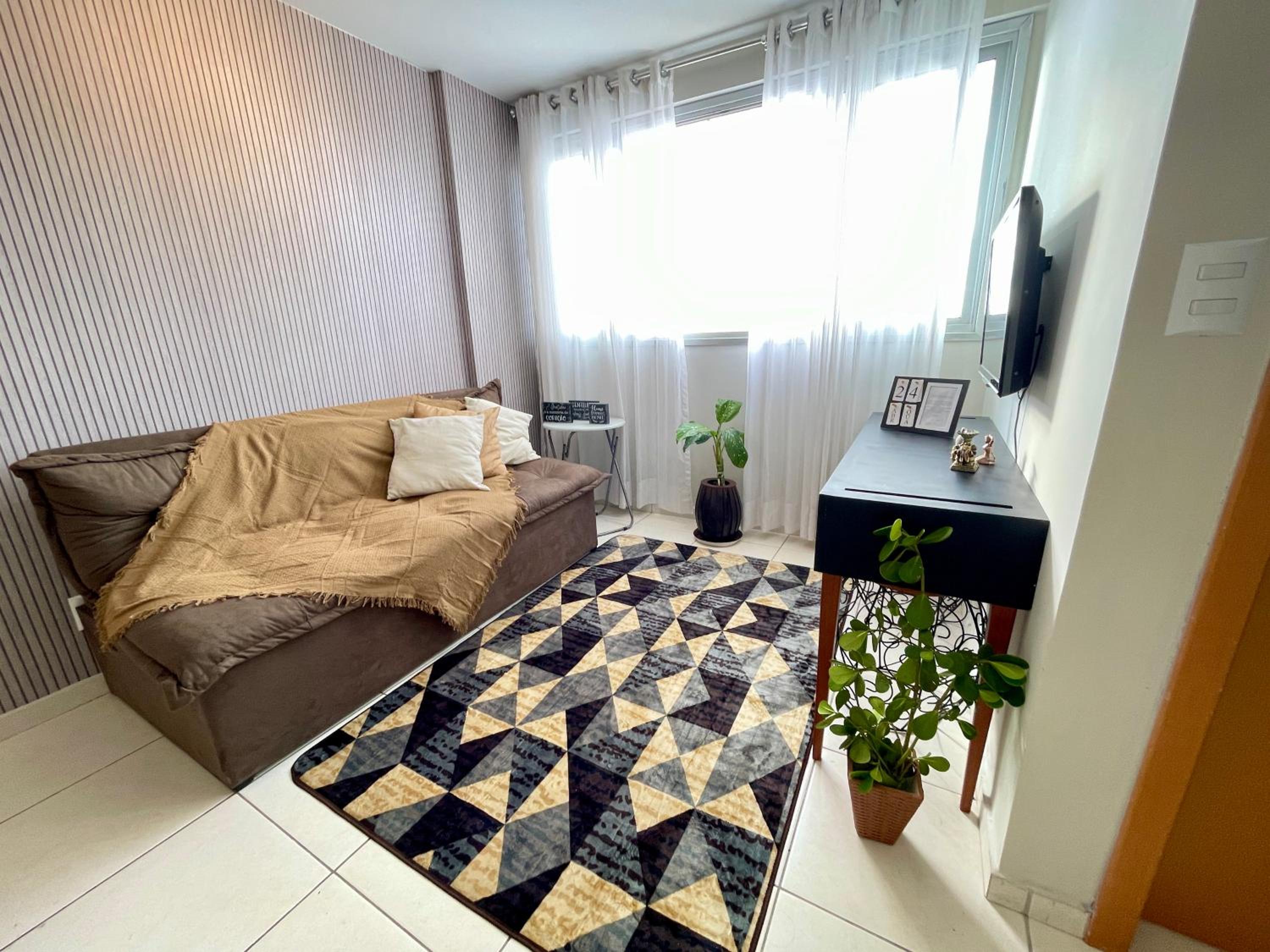 One-Bedroom Apartment photo 1