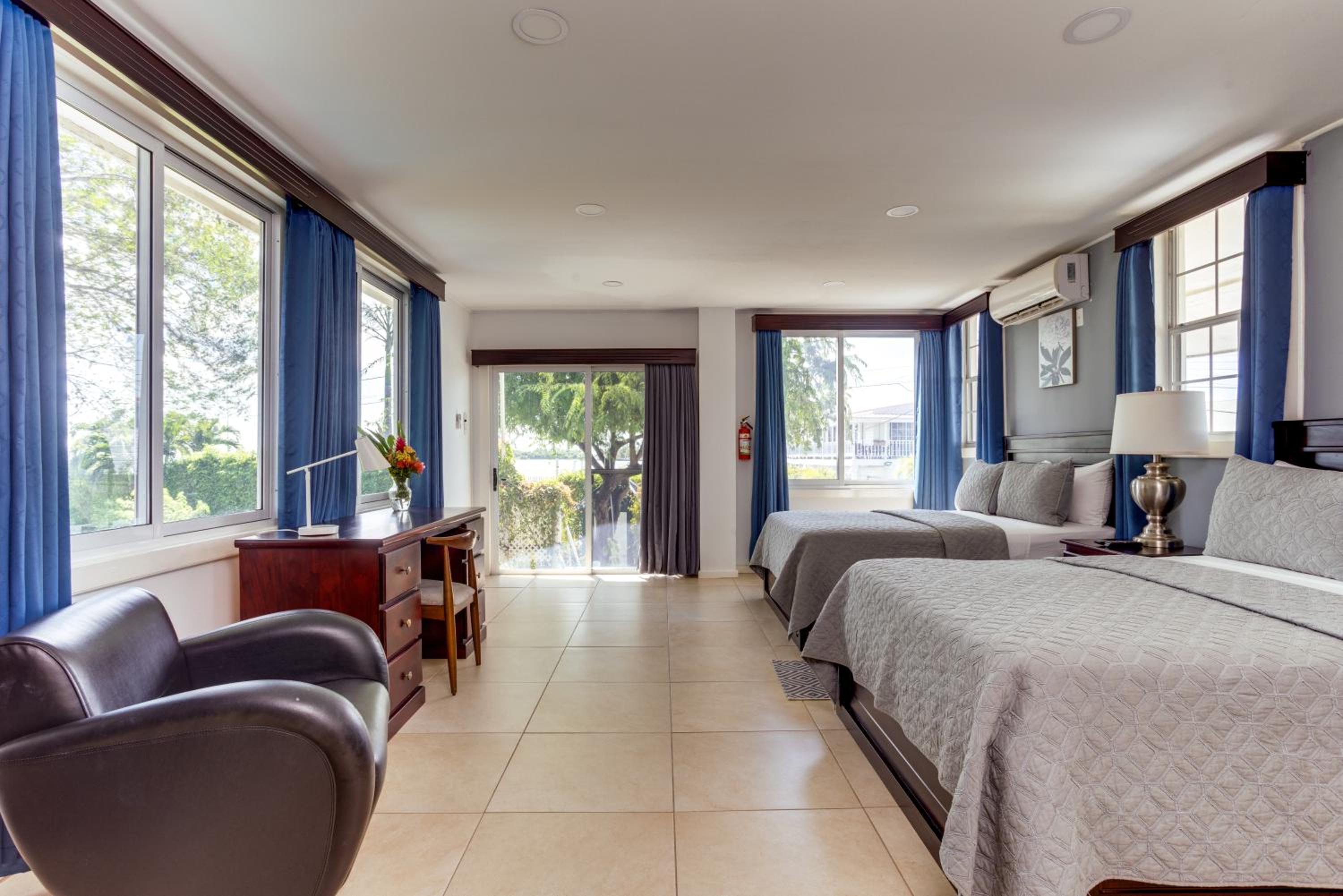 Panoramic Room Two Beds photo 3