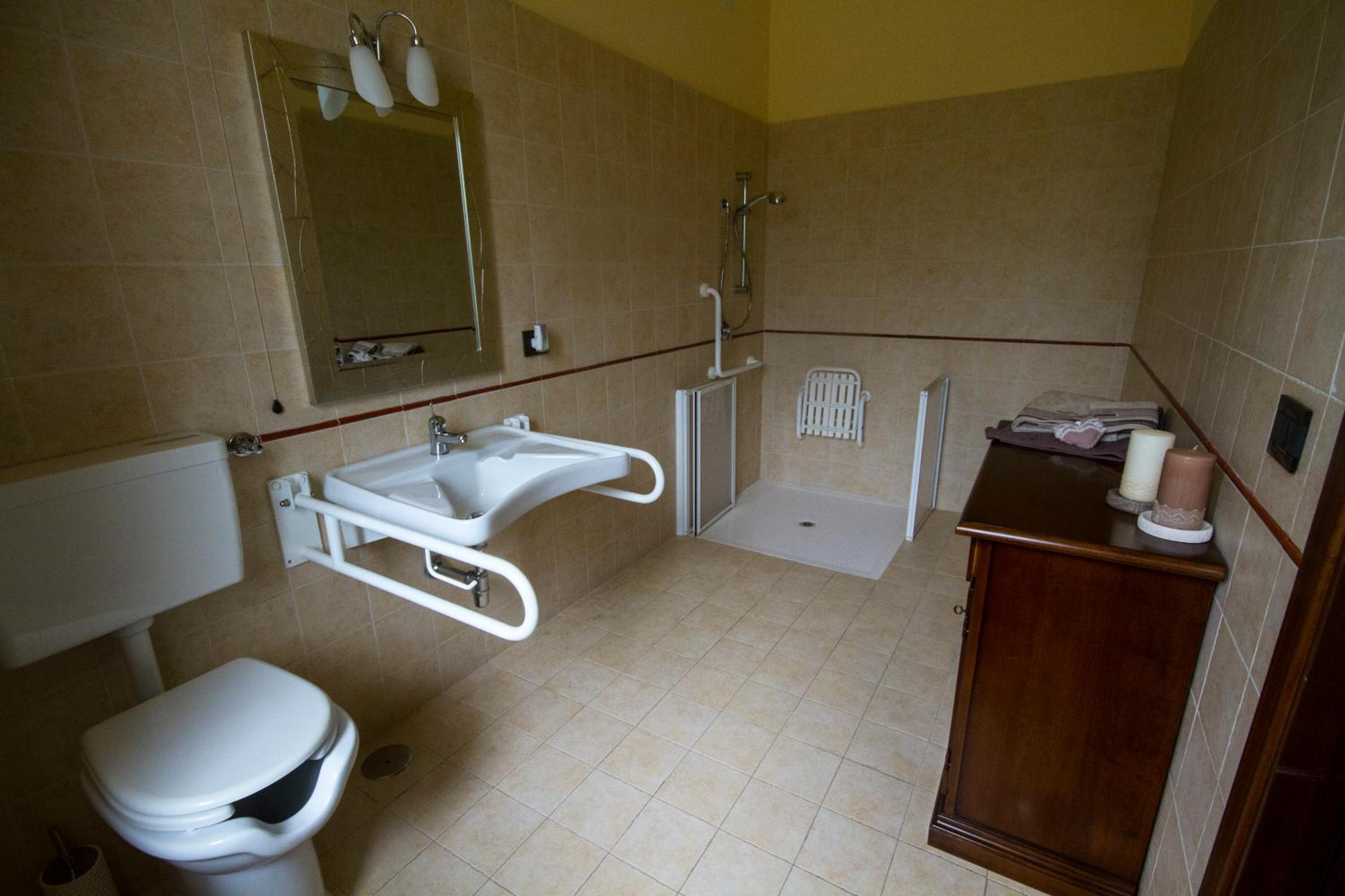 Double Room - Disability Access - Photo 2